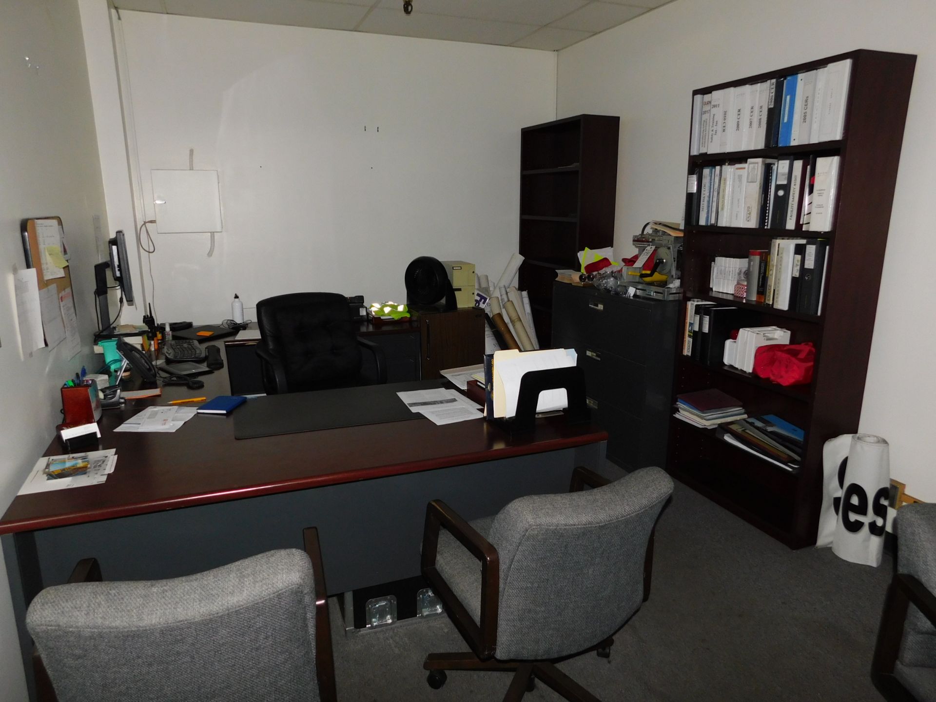 (Lot) Office Furniture in Room (No PC or Phone)