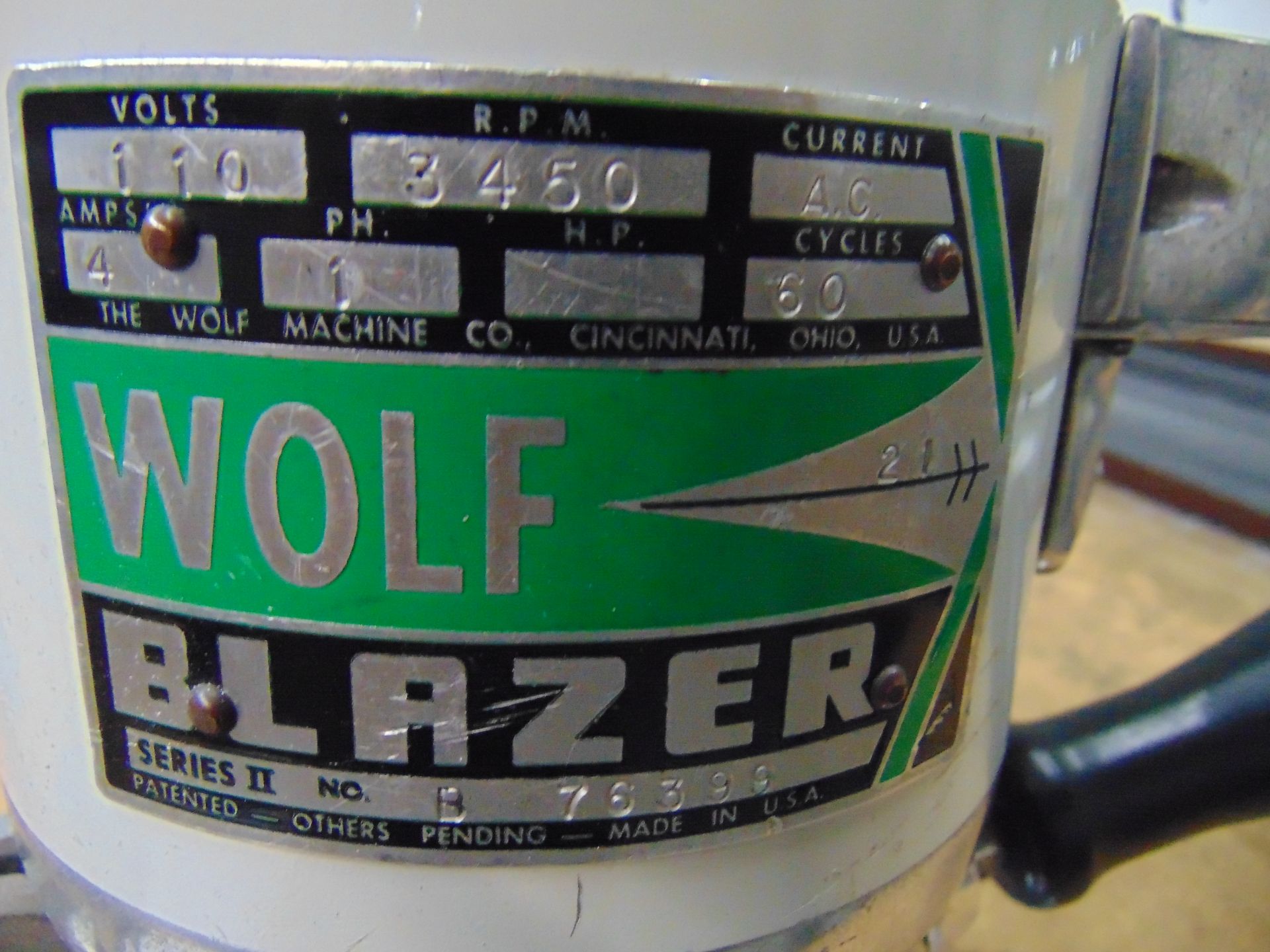 Wolf Blazer Series II #B76399 Knife w/ 5" Round - Image 2 of 2