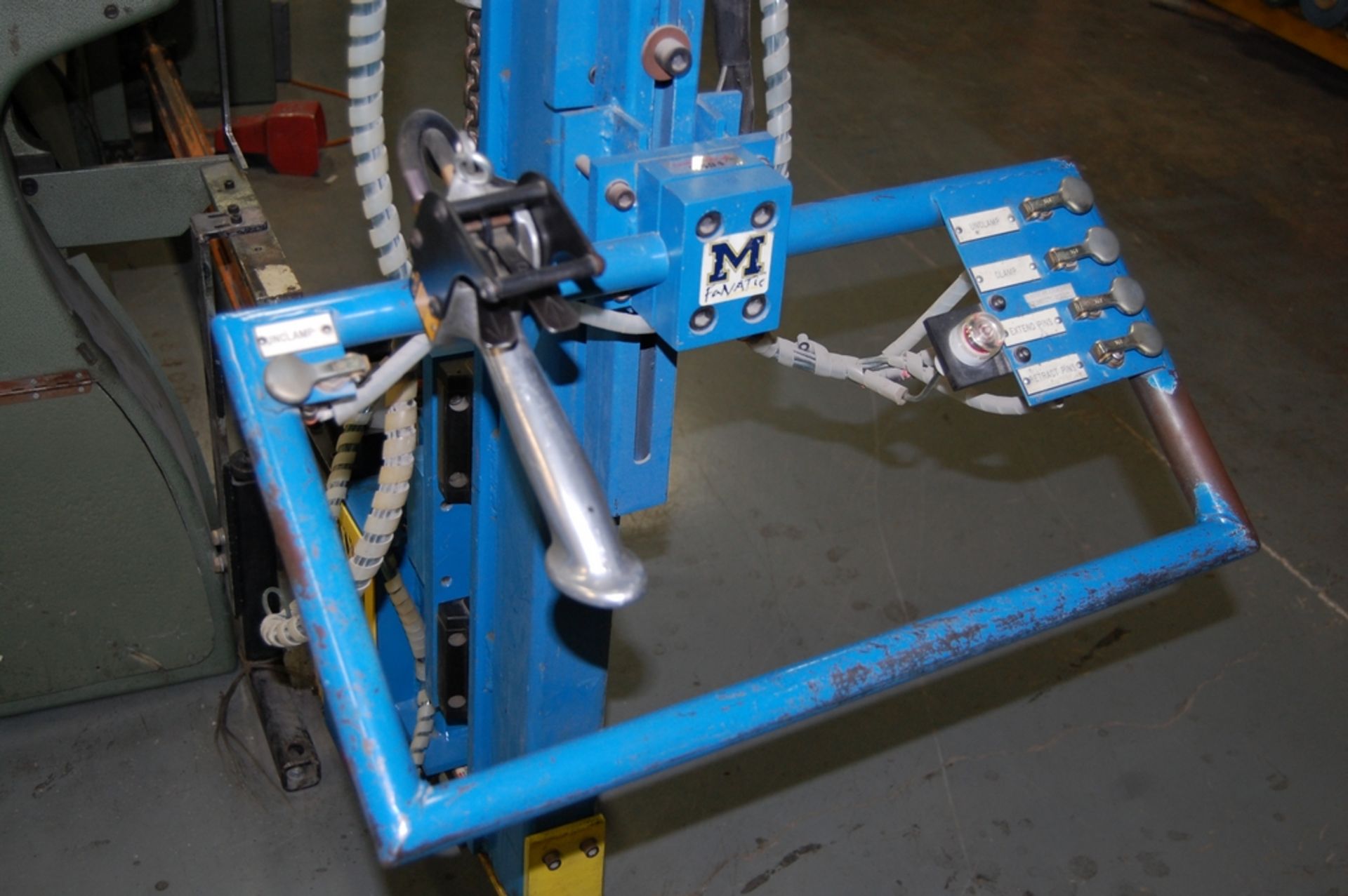 350 Lb. Capacity Roll Loader - Image 4 of 8