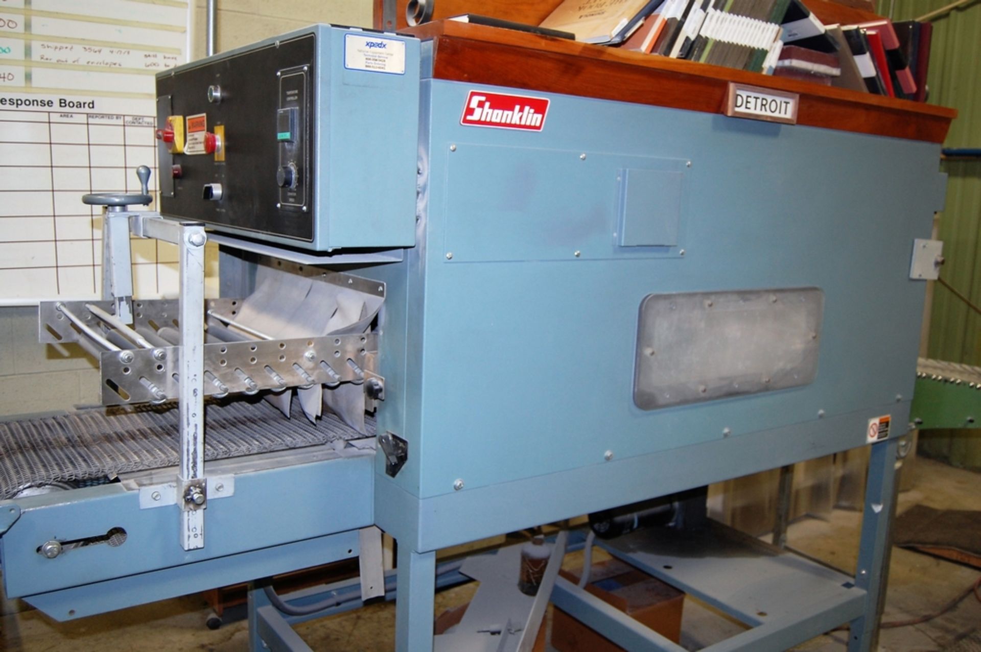 2004 Shanklin Model T-71 High Speed Dual Chamber Shrink Wrapper and Shrink Tunnel - Image 14 of 18