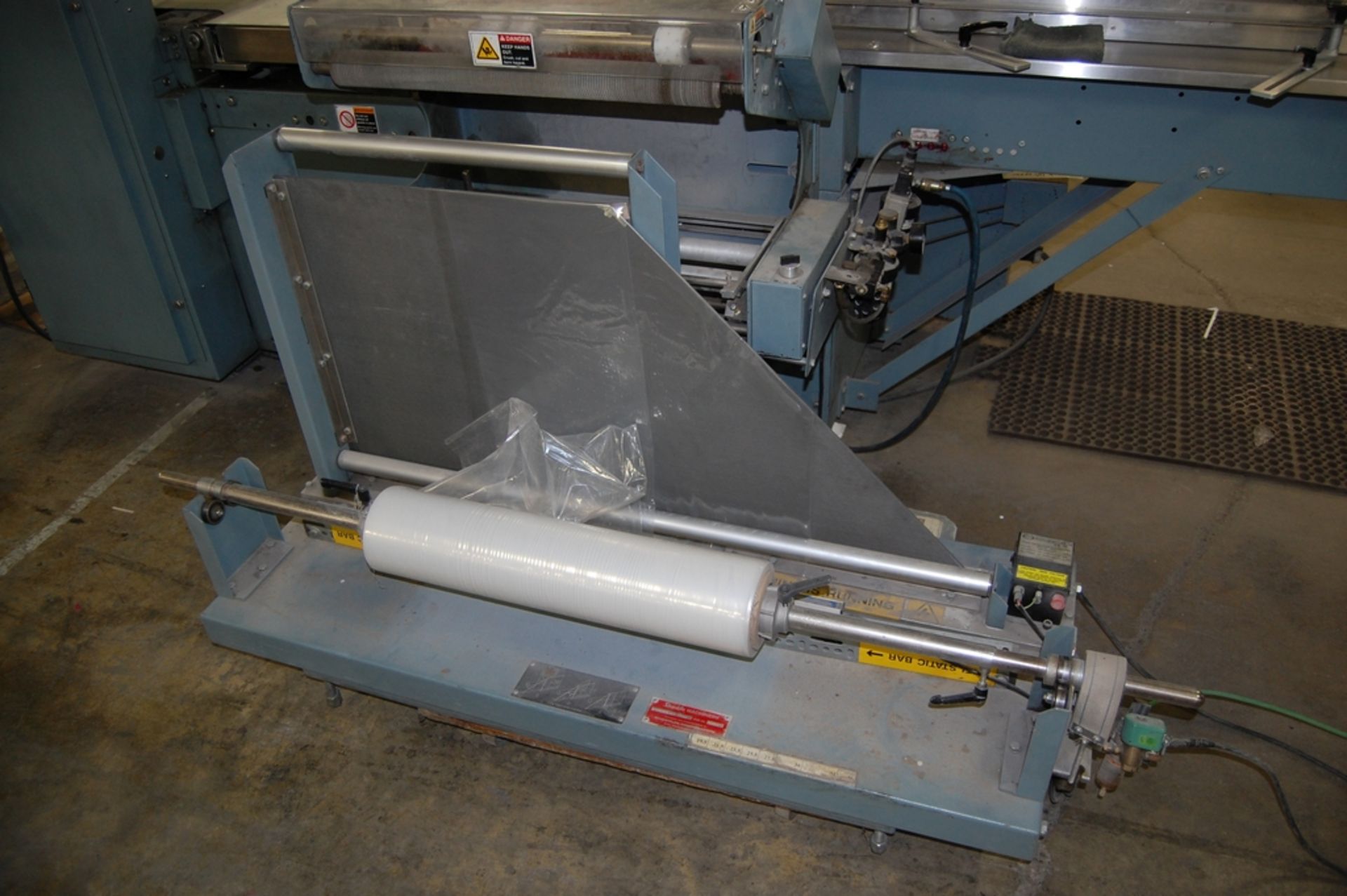 2002 Shanklin Model T-62 High Speed Dual Chamber Shrink Wrapper, Centerfolder and Shrink Tunnel - Image 10 of 12