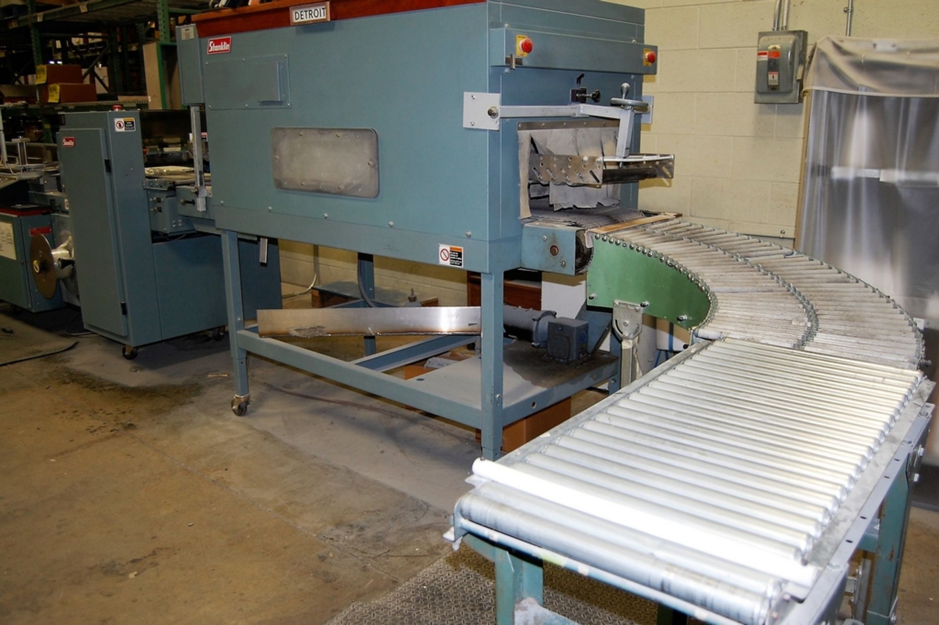 2004 Shanklin Model T-71 High Speed Dual Chamber Shrink Wrapper and Shrink Tunnel - Image 15 of 18
