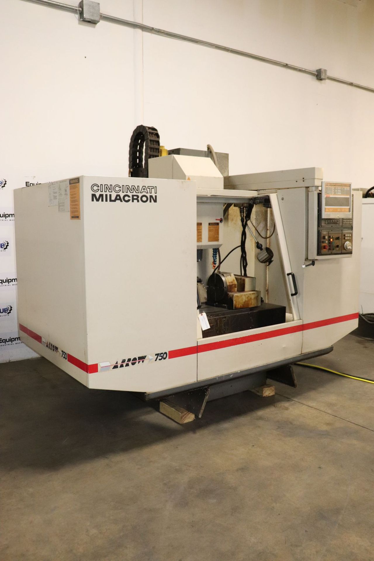 Cincinnati Milacron Arrow 750 ERE CNC Vertical Machining Center w/ 4th Axis - Image 4 of 12