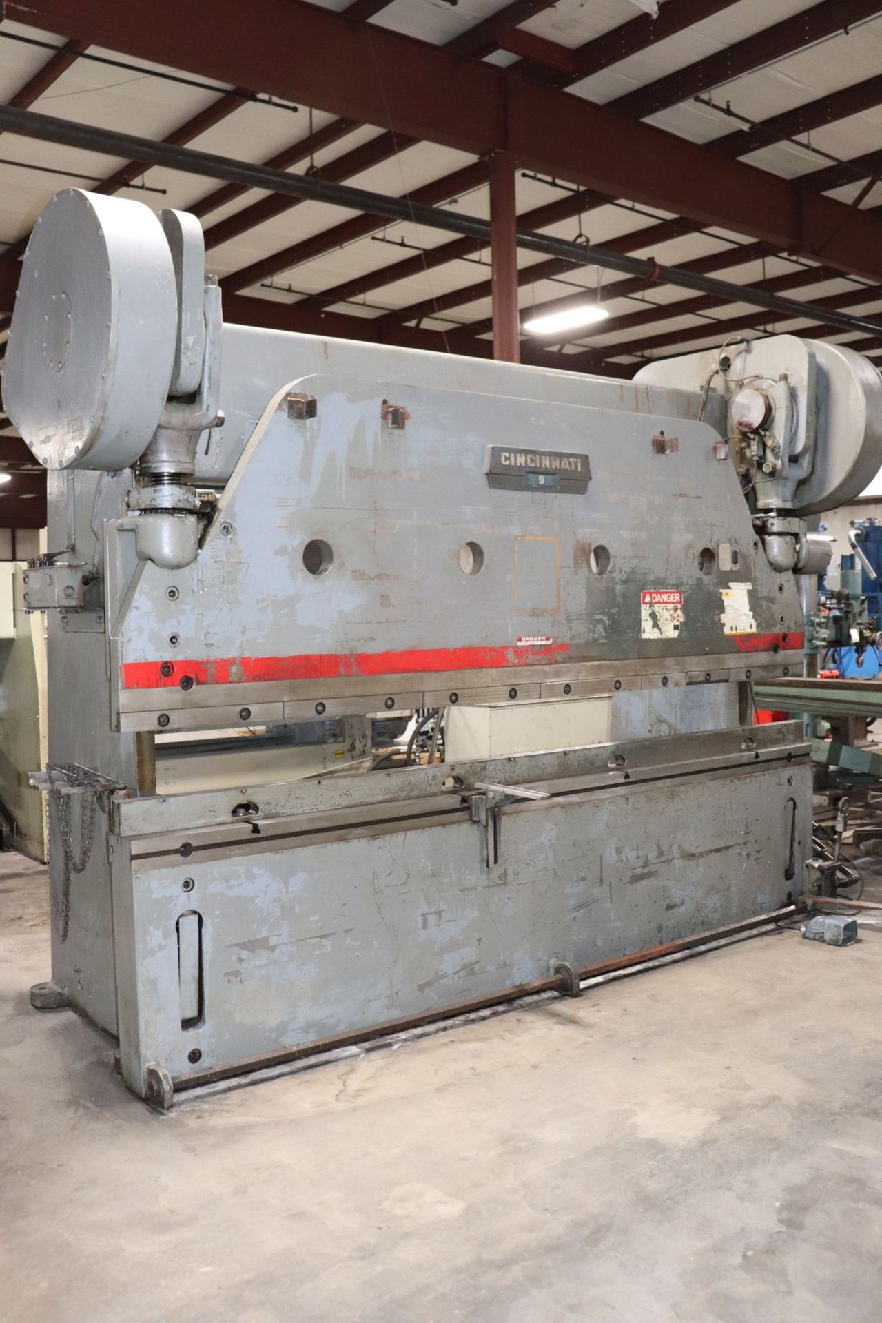 Cincinnati Series 9 225 Ton x 12′ Mechanical Press Brake - Image 3 of 11