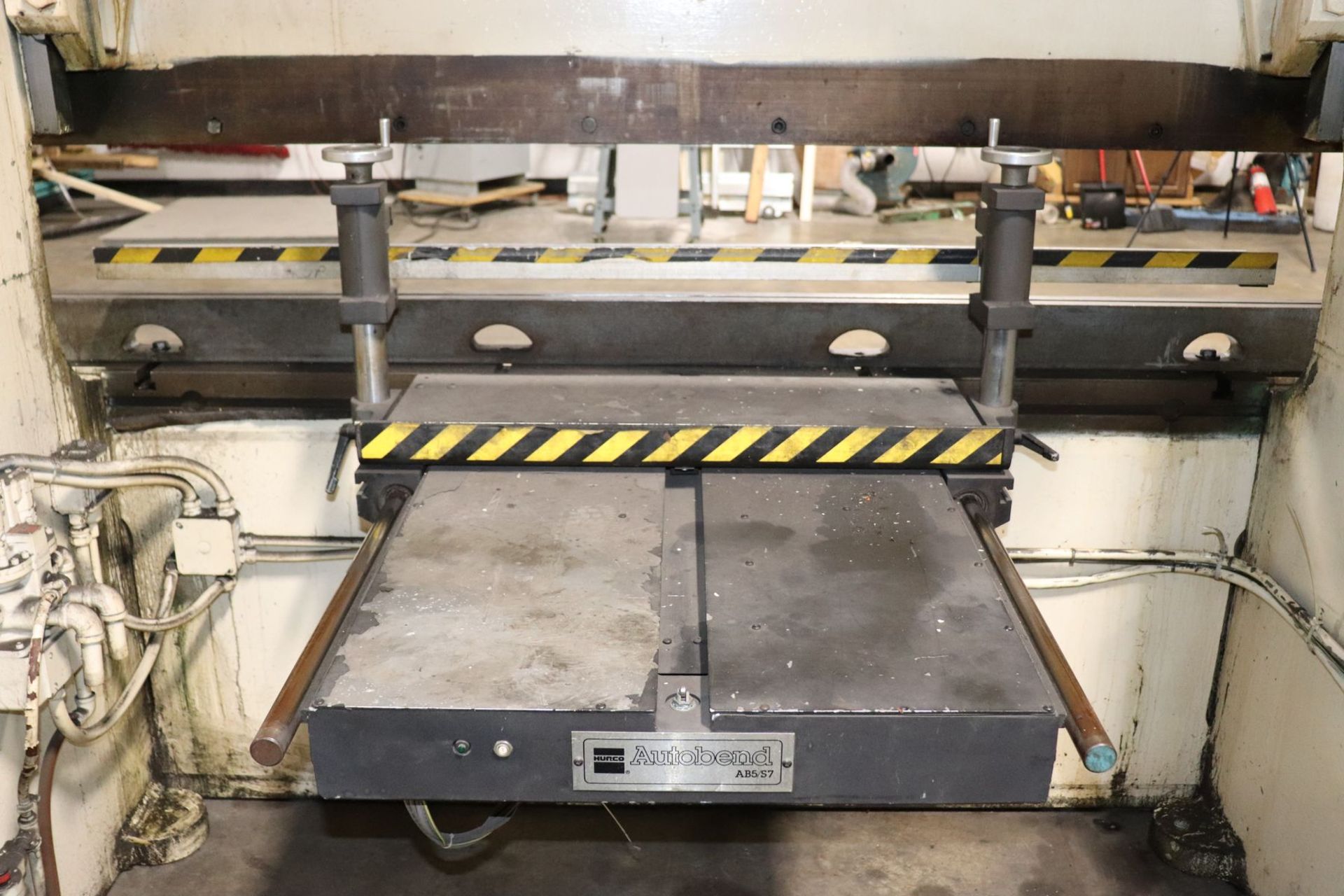 Cincinnati Series 9 225 Ton x 8′ Press Brake w/ Hurco Back Gauge - Image 7 of 11