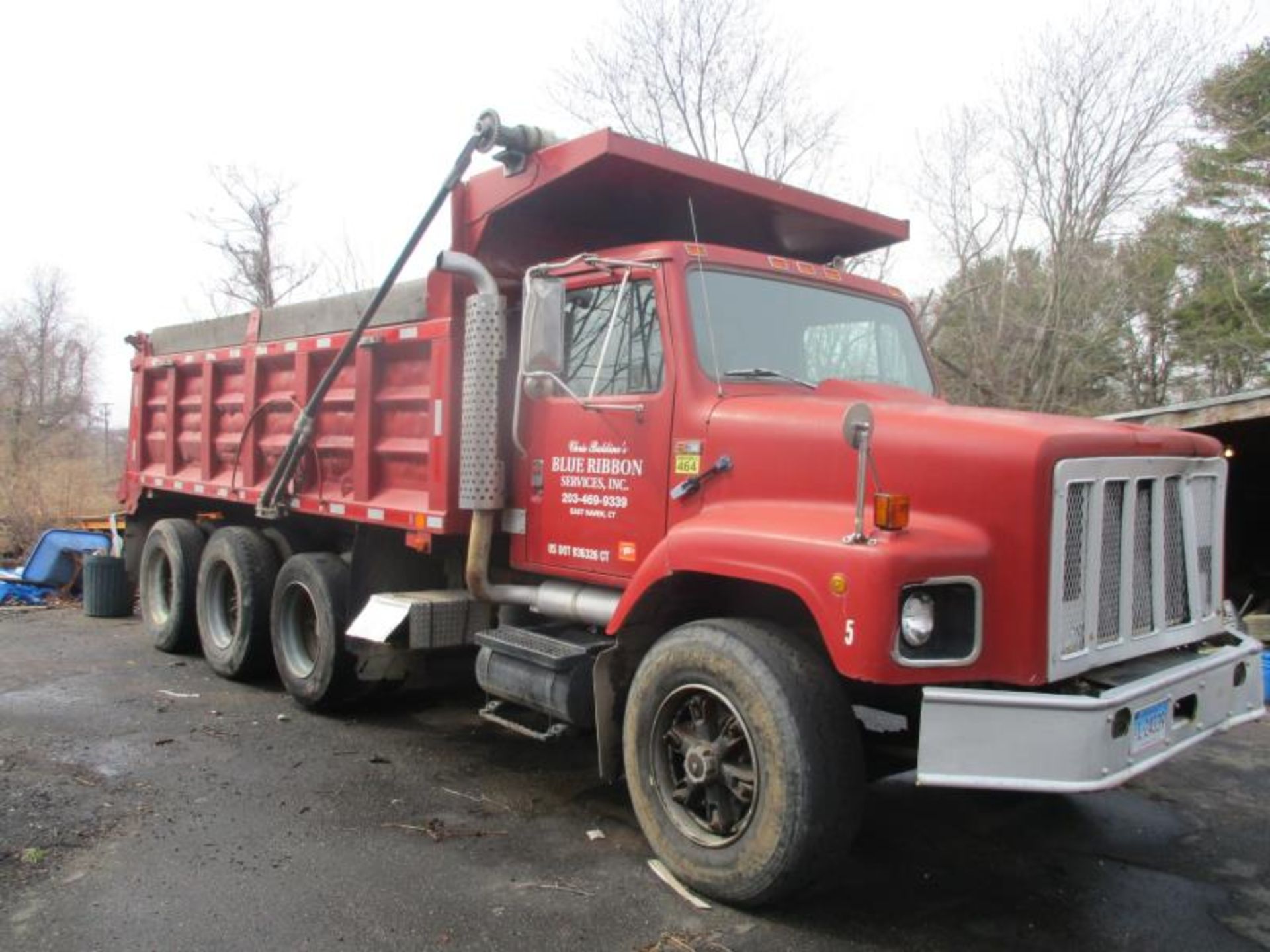 International S2600 Triaxle Dump Truck, Eaton Fuller Manual Transmission, 328,466 Miles ( - Image 3 of 15