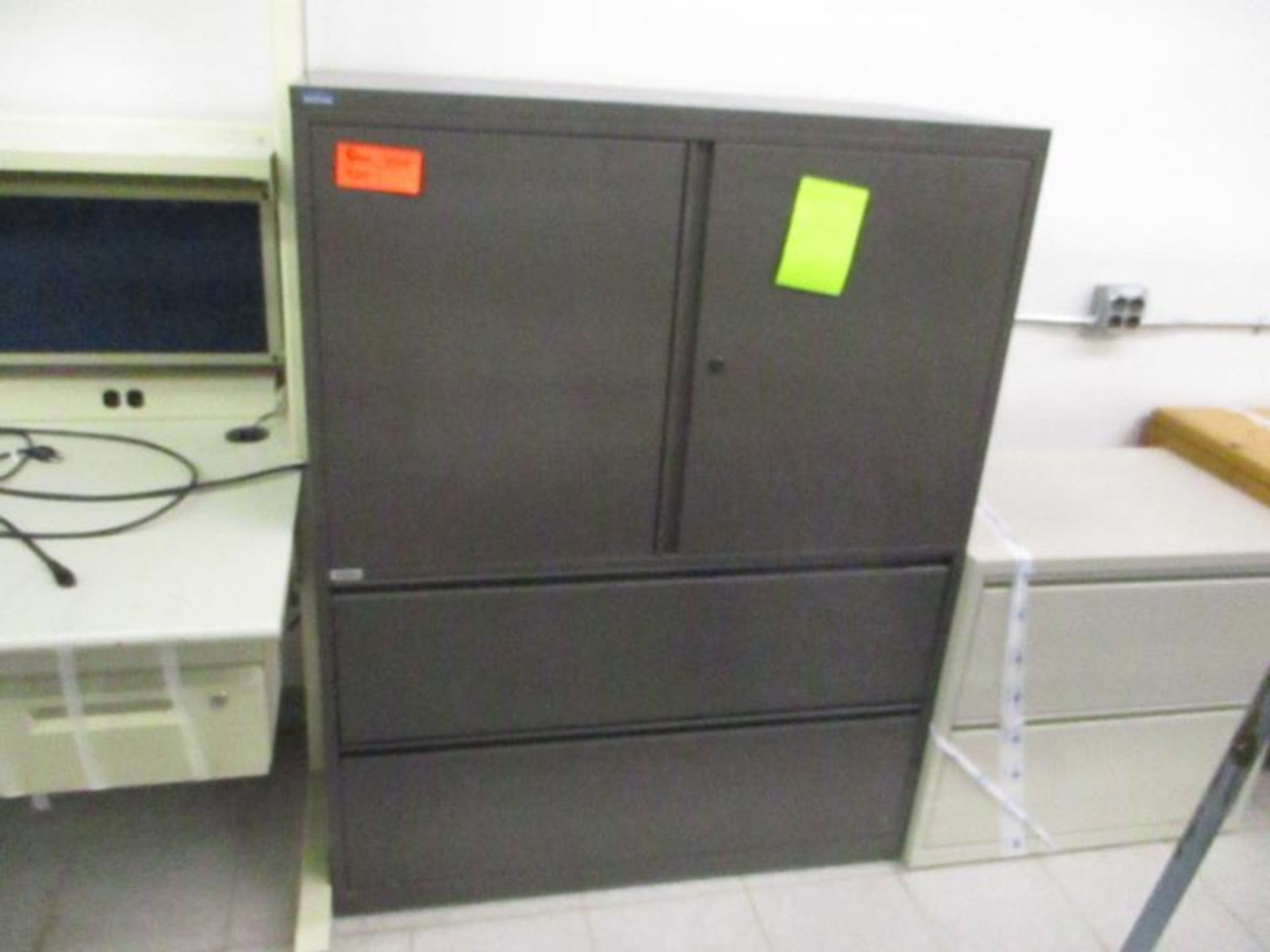 File Cabinet w/ 2 Door, 2 Drawers