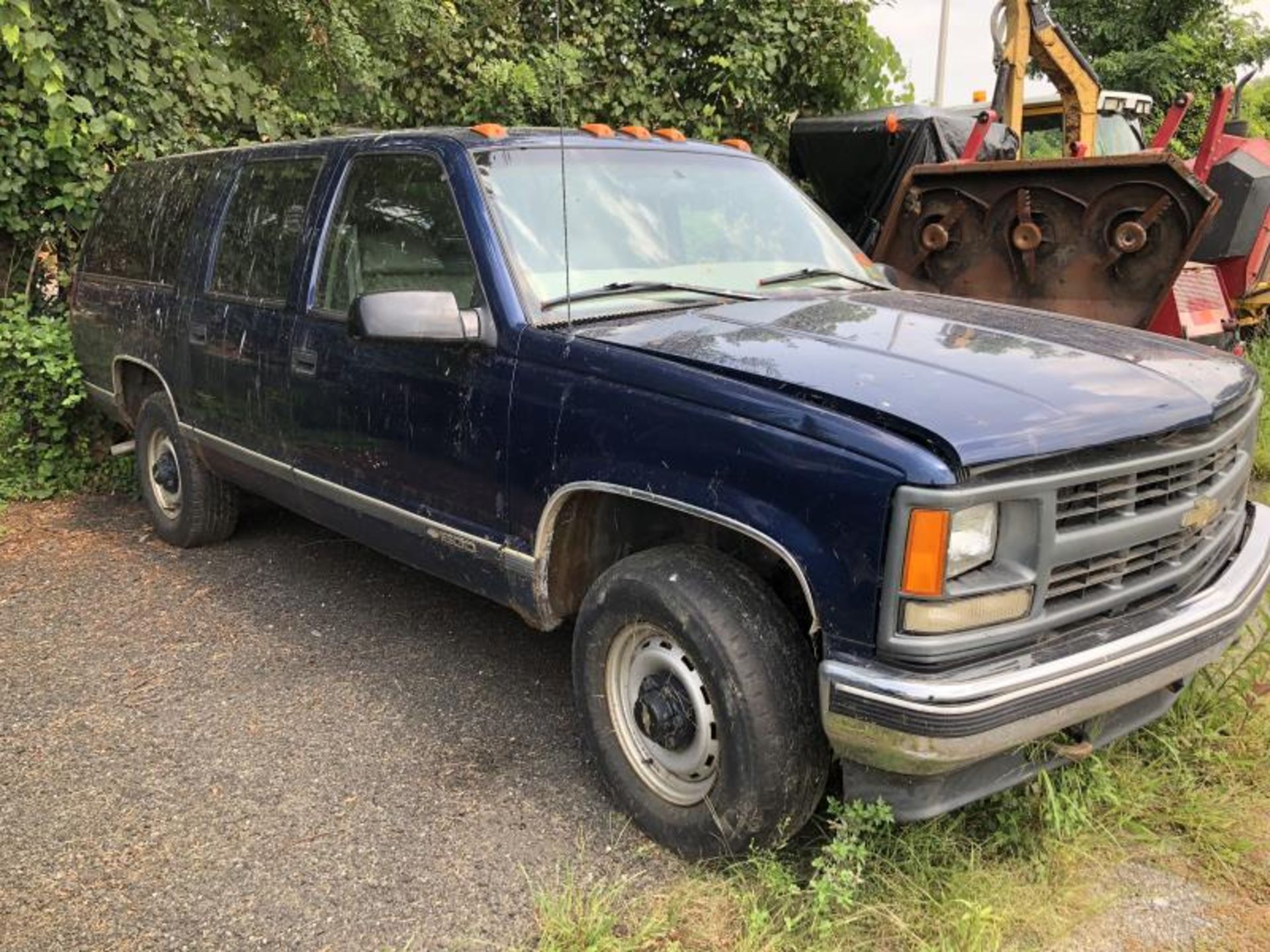 1997 Chevrolet 1500 Suburban, VIN# 3GNFK16R1NG137605, Blue, 122375 Miles, Rough - Rotted - Image 2 of 2