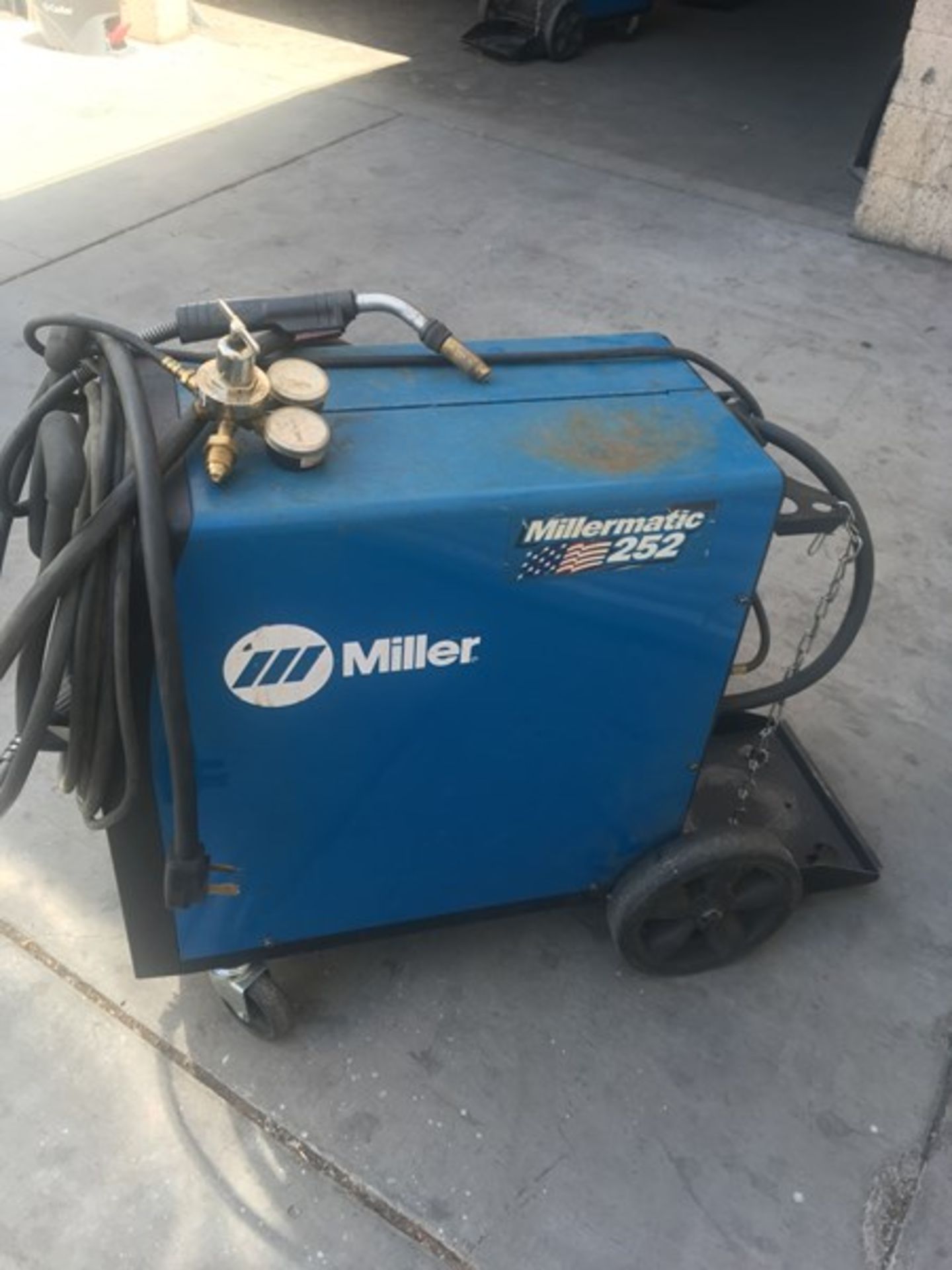 Welder: Millermatic 252, SN: MC160906N - Image 4 of 10