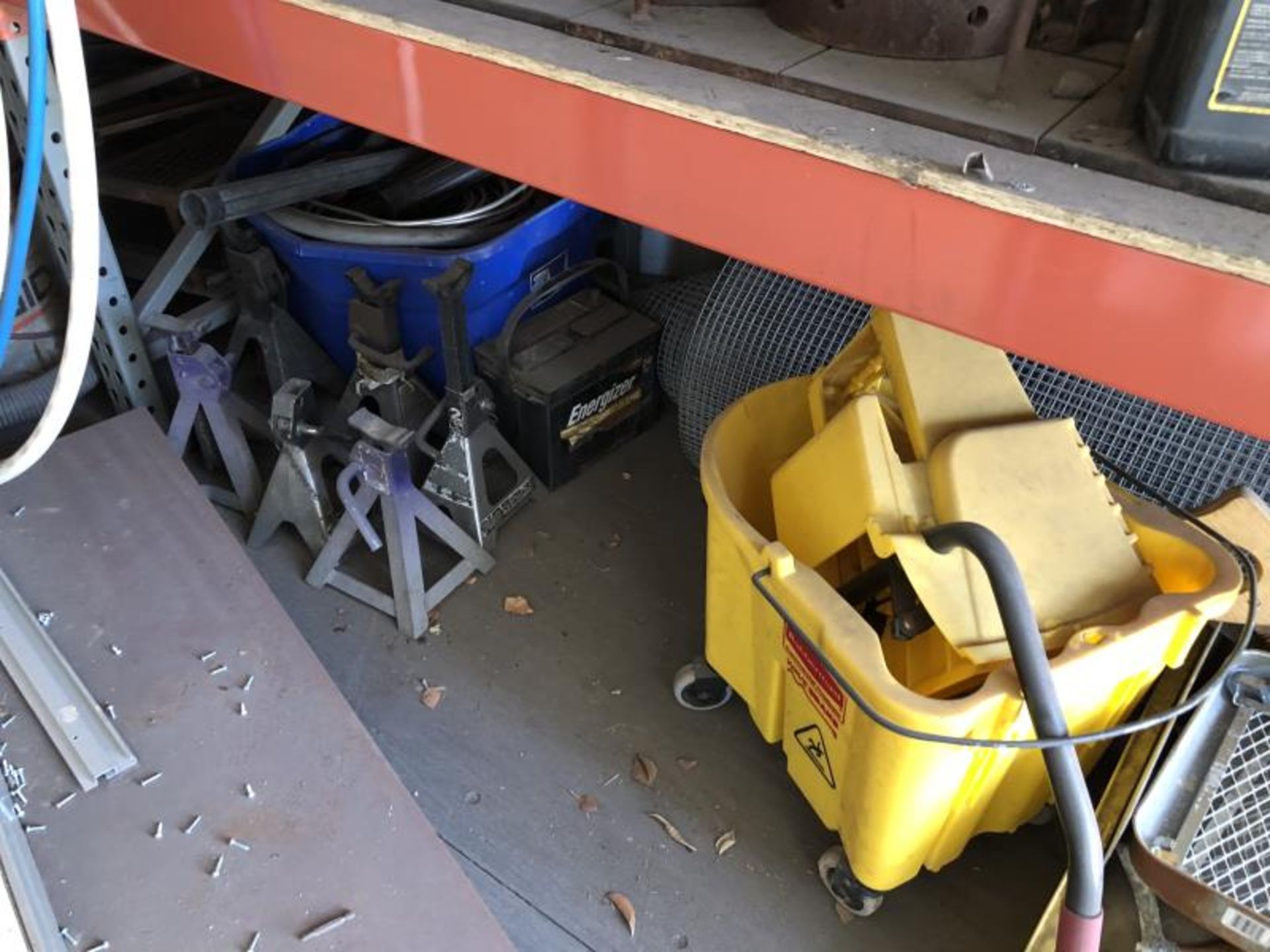 Contents of containe 2 section pallet racking, Sptop vac, jack stand, mop bucket, chicken wire, - Image 6 of 11