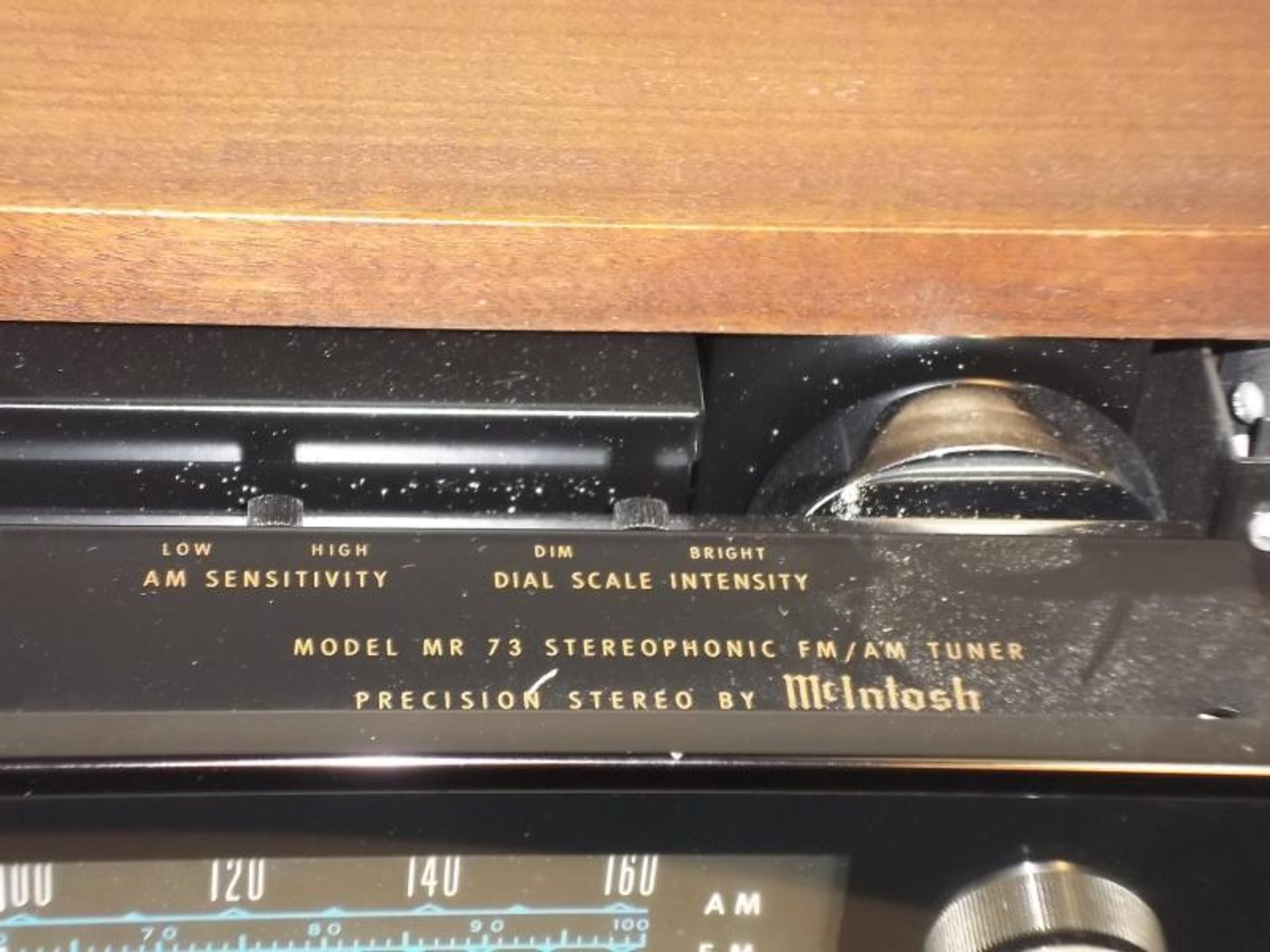 McIntosh MR-73, AM FM Tuner, wood case, s # 30T73, tested - powers up - Image 3 of 6