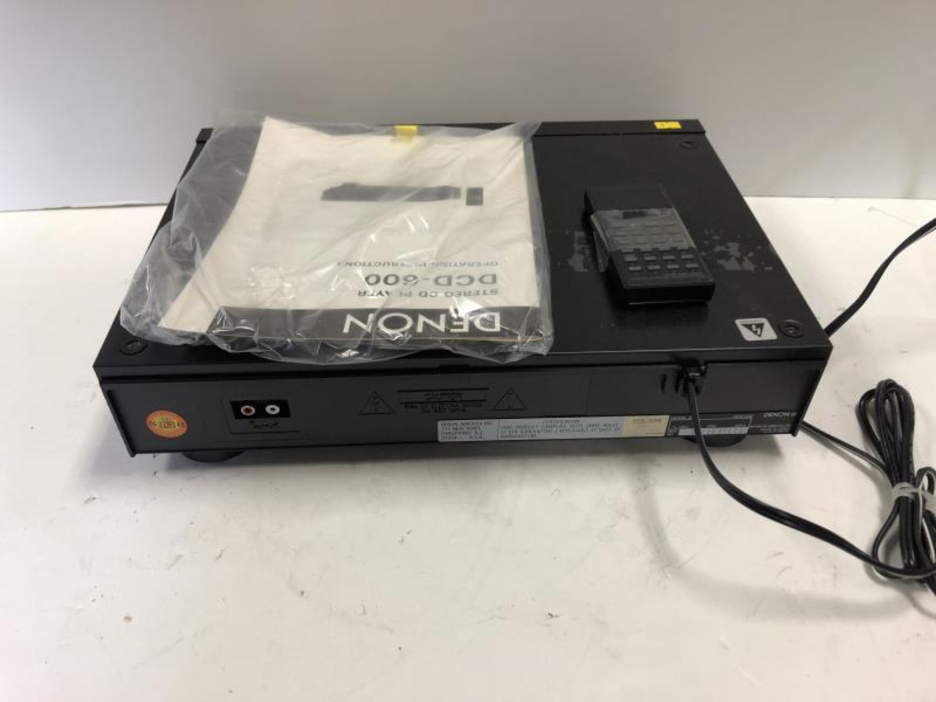 Denon model DCD 600 CD player, with manual and remote, tested - powers up - Image 6 of 7