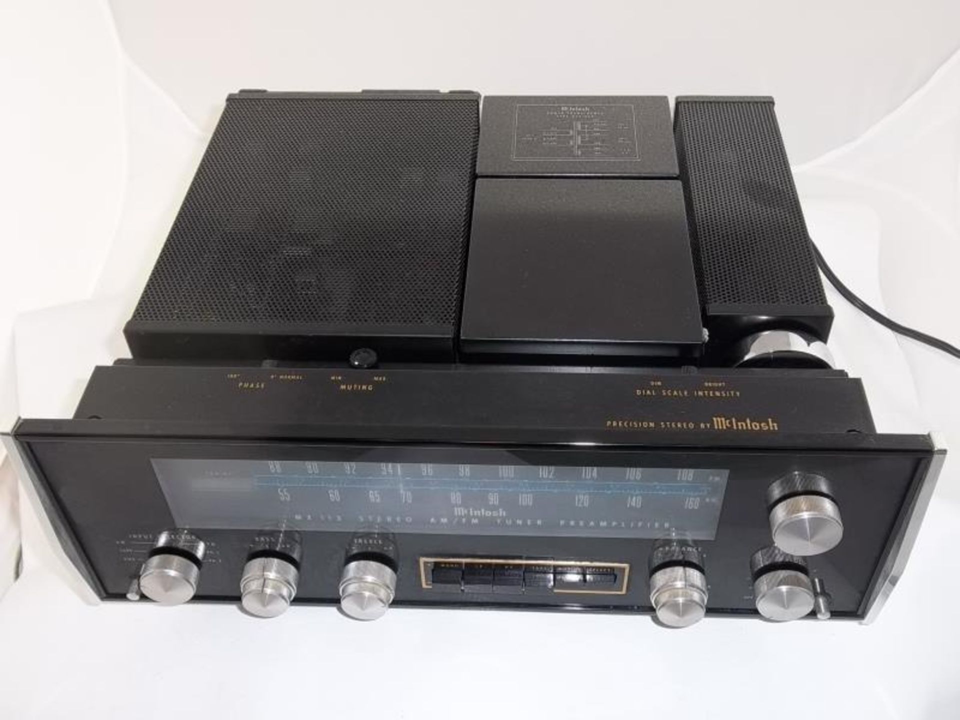 McIntosh MX 113, Stereo AM/FM Tuner, Pre Amp, w/ case, s # 303H1, tested - powers up - Image 3 of 4