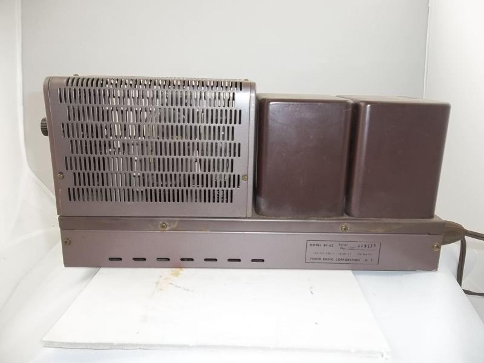 The Fisher amp, model 80-AZ, s# 115133, tested - powers up - Image 2 of 5