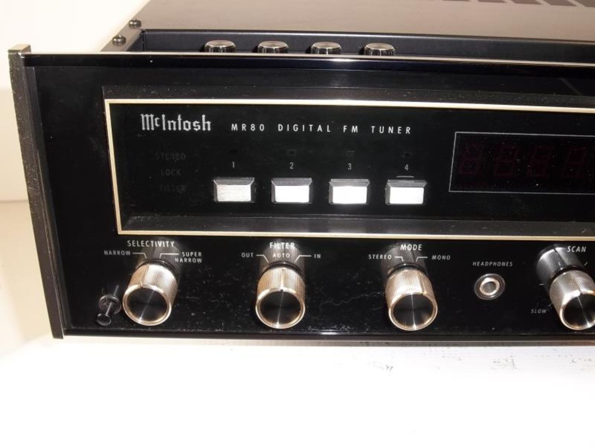 McIntosh MR 80, FM Tuner, no case, s # CK3425, tested - powers up - Image 2 of 7