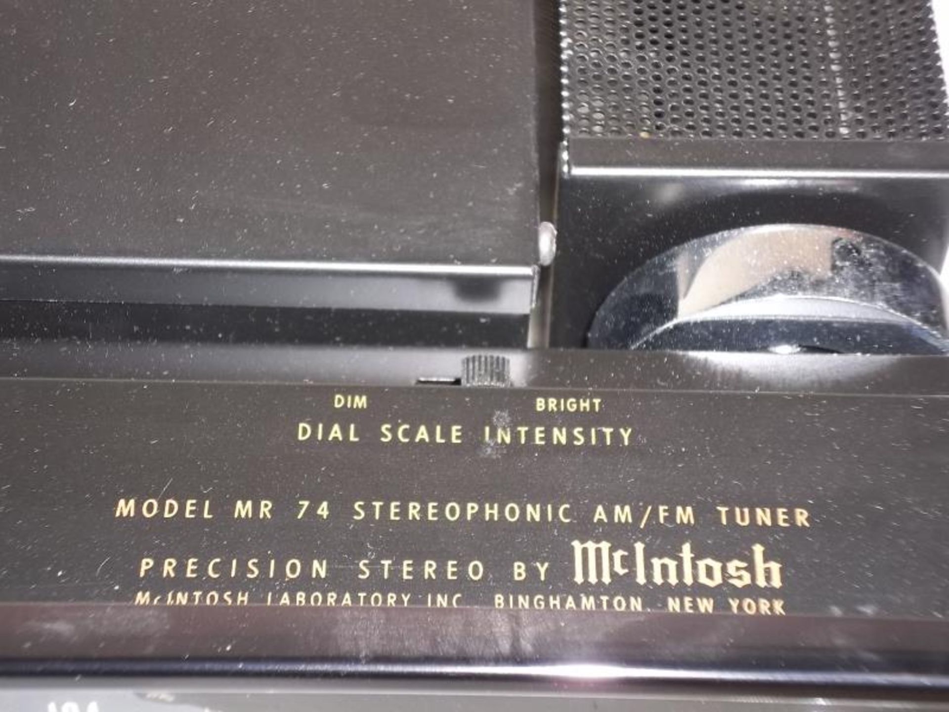 McIntosh MR-74 Stereophonic AM FM Tuner, no case, broken front glass, s # AC2852, tested - powers - Image 4 of 8