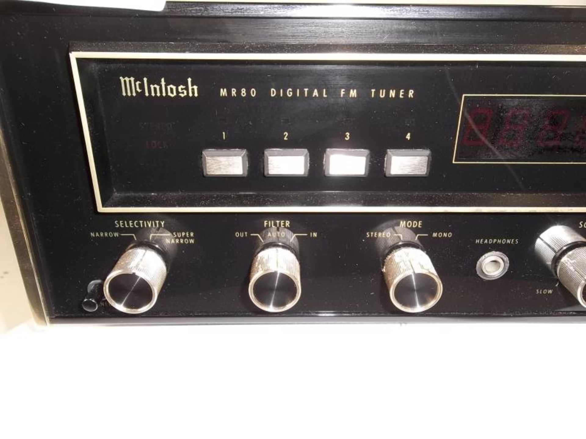 McIntosh MR 80, AM FM Tuner, in McIntosh cardboard box, with owner's manual, temp. instruction - Image 3 of 9