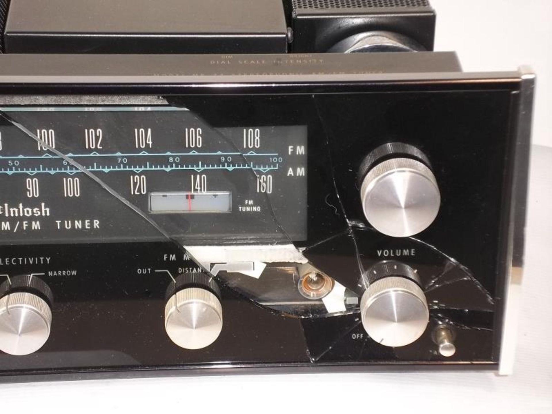 McIntosh MR-74 Stereophonic AM FM Tuner, no case, broken front glass, s # AC2852, tested - powers - Image 2 of 8
