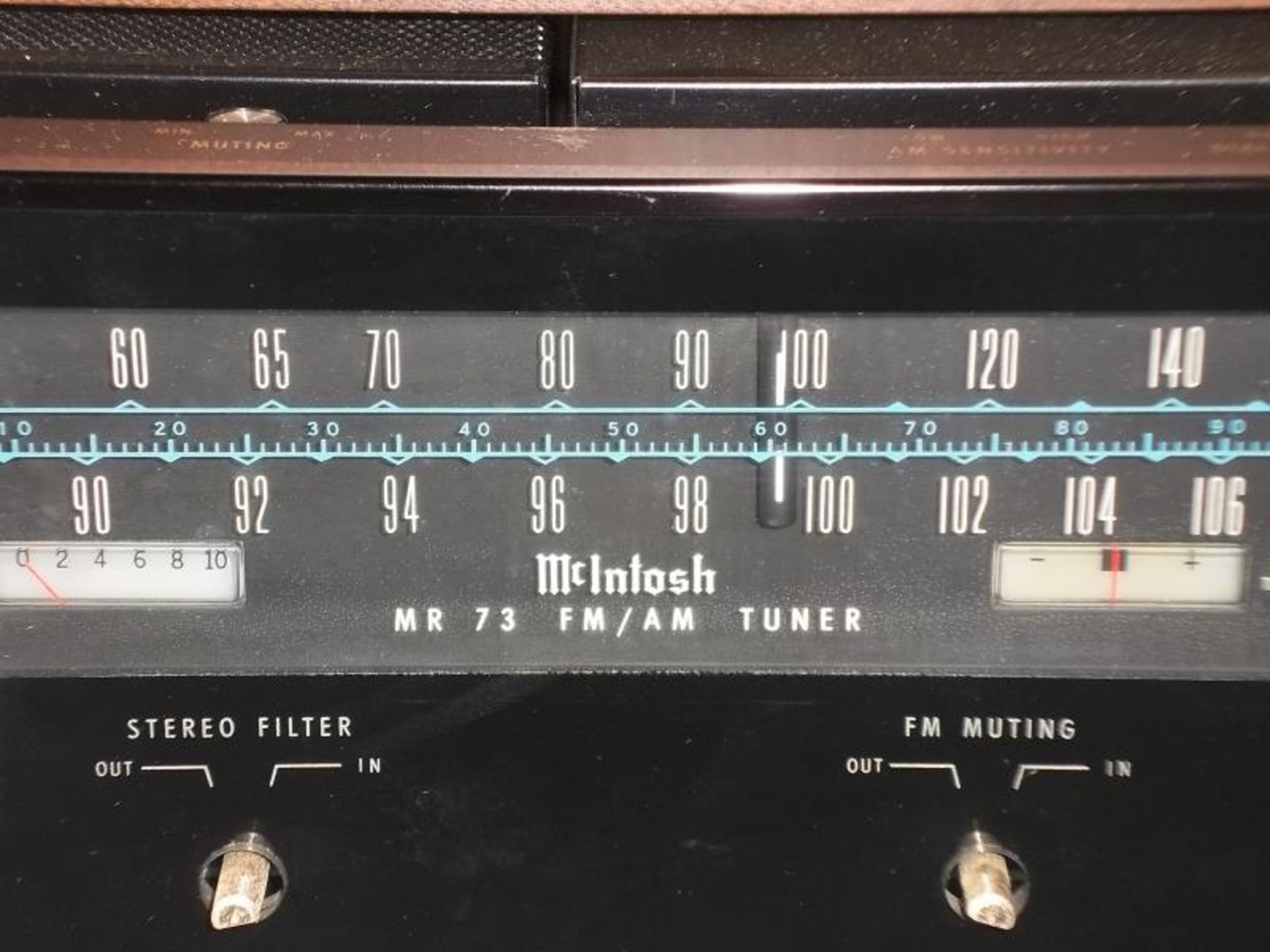 McIntosh MR-73, AM FM Tuner, wood case, s # 30T73, tested - powers up - Image 2 of 6