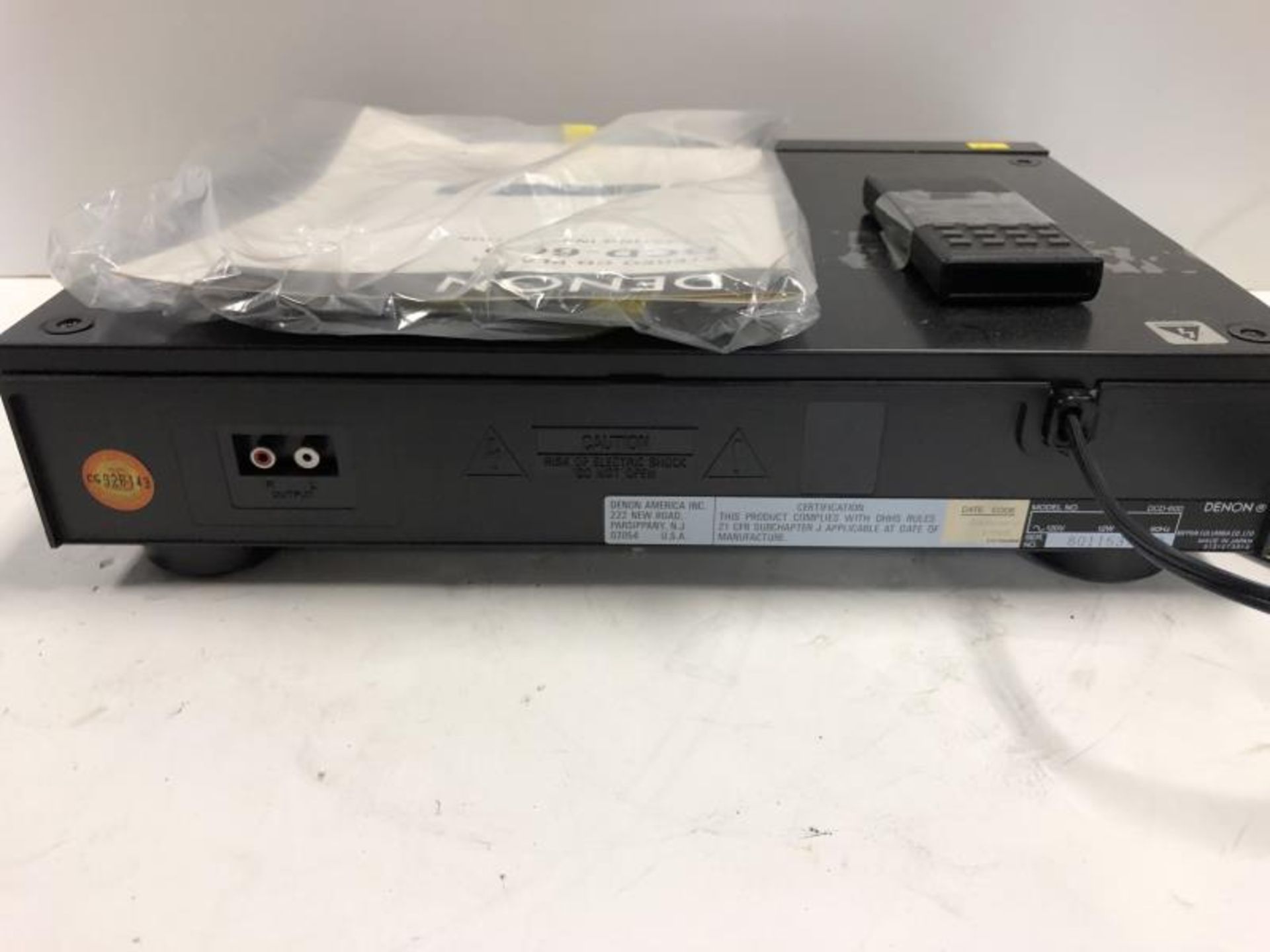 Denon model DCD 600 CD player, with manual and remote, tested - powers up - Image 3 of 7