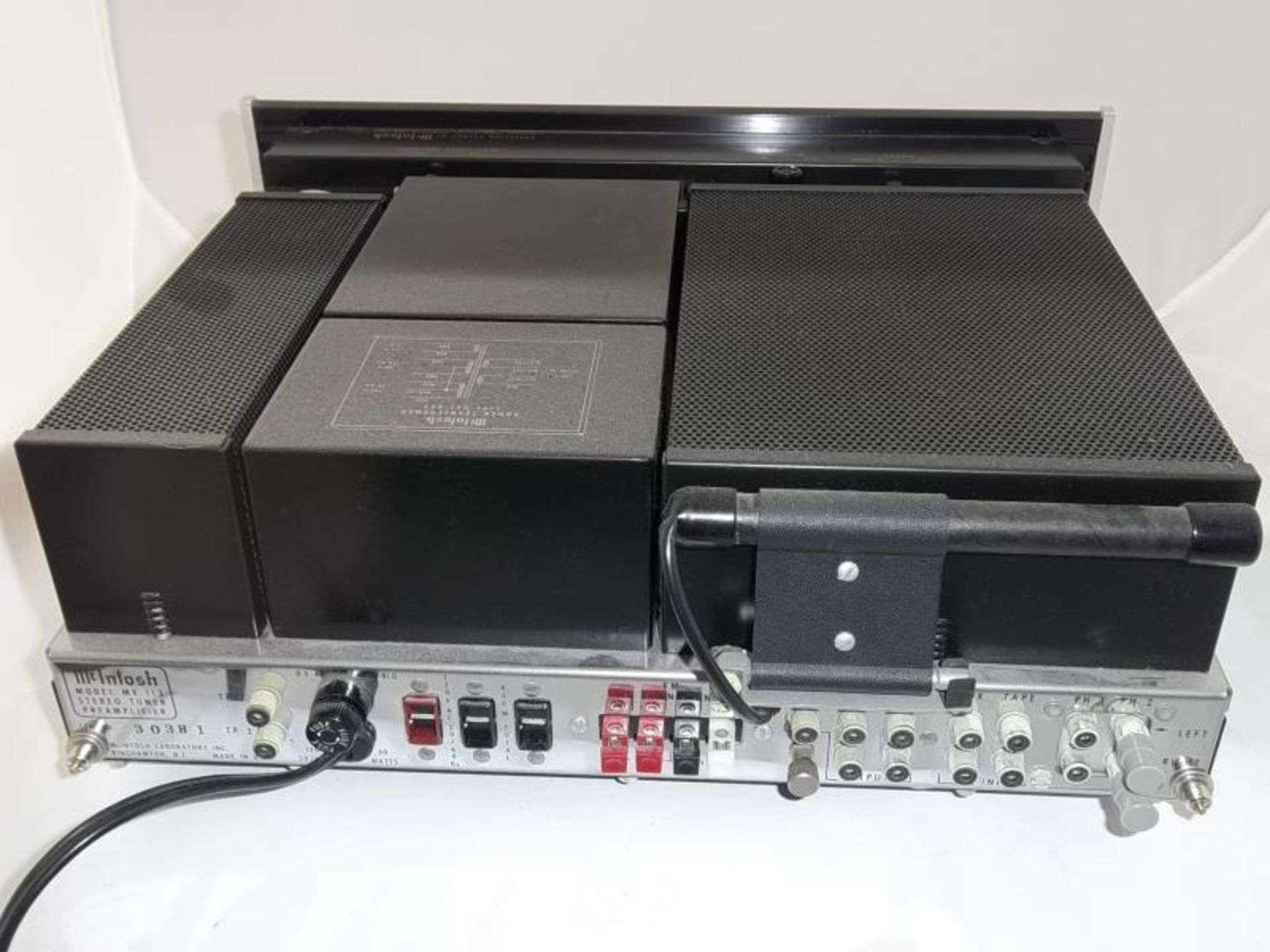 McIntosh MX 113, Stereo AM/FM Tuner, Pre Amp, w/ case, s # 303H1, tested - powers up - Image 4 of 4