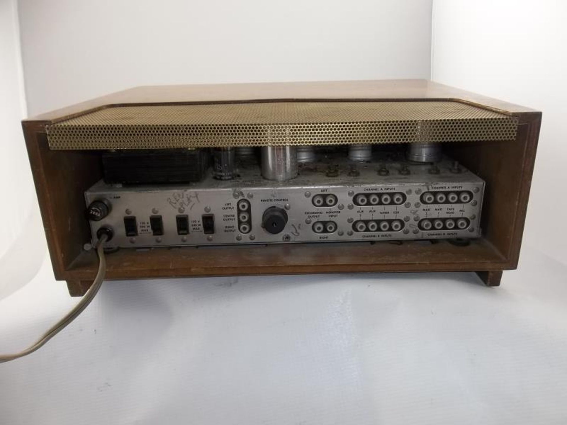 The Fisher stereophonic receiver, audio control model 400-CX, s#0908A, tested - powers up - Image 3 of 6