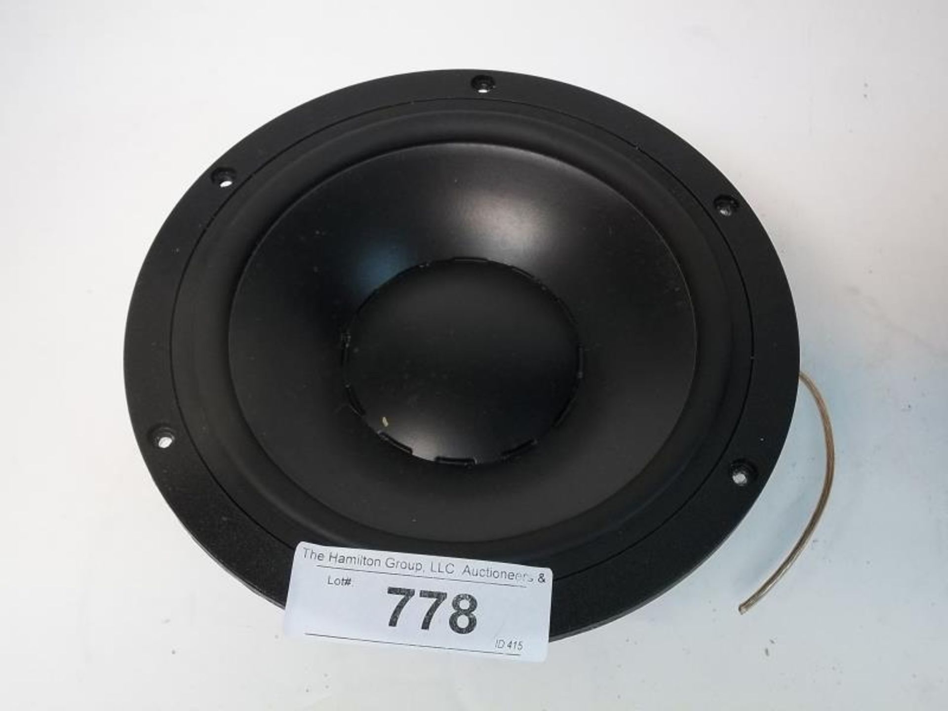 Pr of Dynaudio speakers, made in Denmark, 6" 20W75, no 85720, cones are dirty - Image 5 of 5