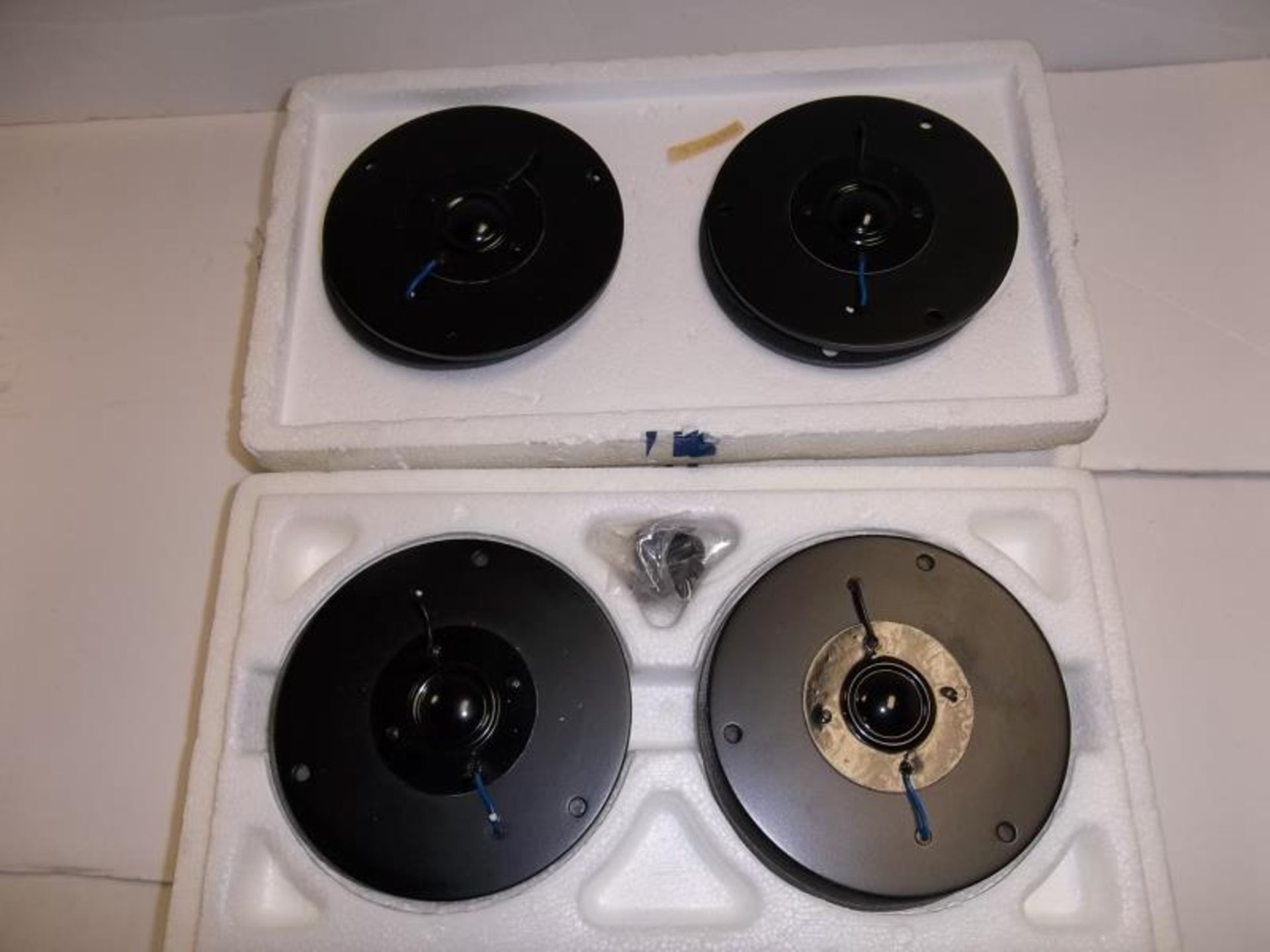2 Prs KEF loudspeaker units, 8 ohms, T27, Type SP1032, in orig. boxes, one sleeve missing - Image 2 of 5