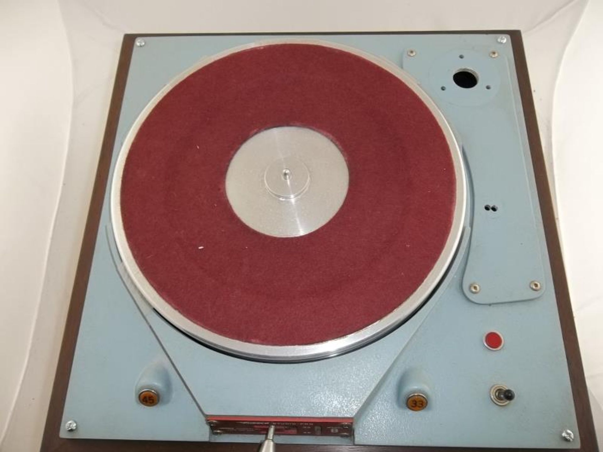 Russco Studio Pro B, turntable, Clovis, CA, no arm, felt mat, 33 and 45 - Image 2 of 6