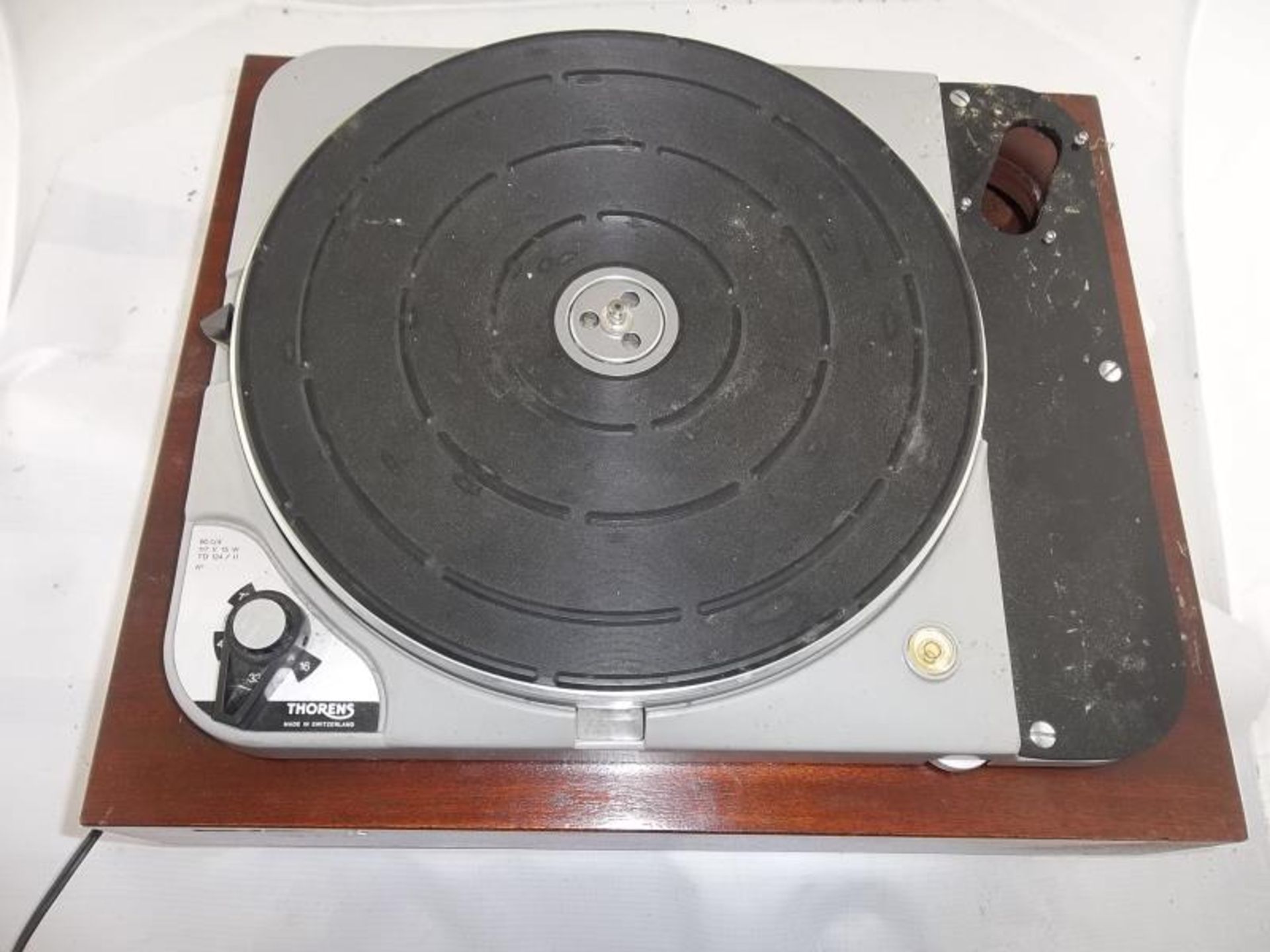 Thorens TD 124/11 turntable, # 76062, made in Switzerland, no arm, 16, 33, 45 or 78 - Image 2 of 5