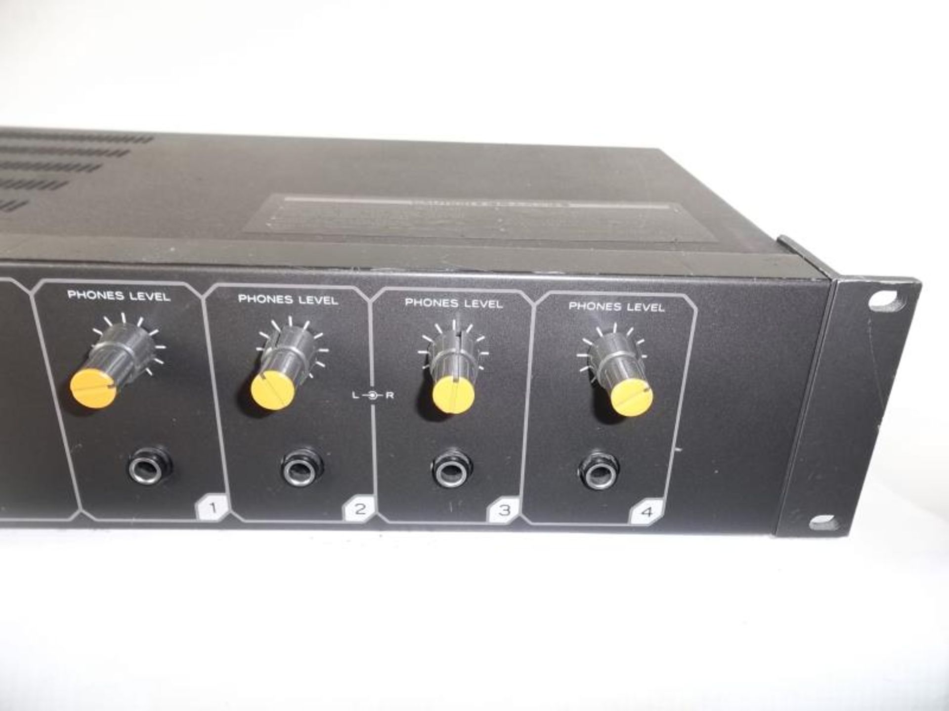 Tascam MH-40 B Multi Headphone Amp, s# 150085, rack mountable, tested - powers up - Image 3 of 5