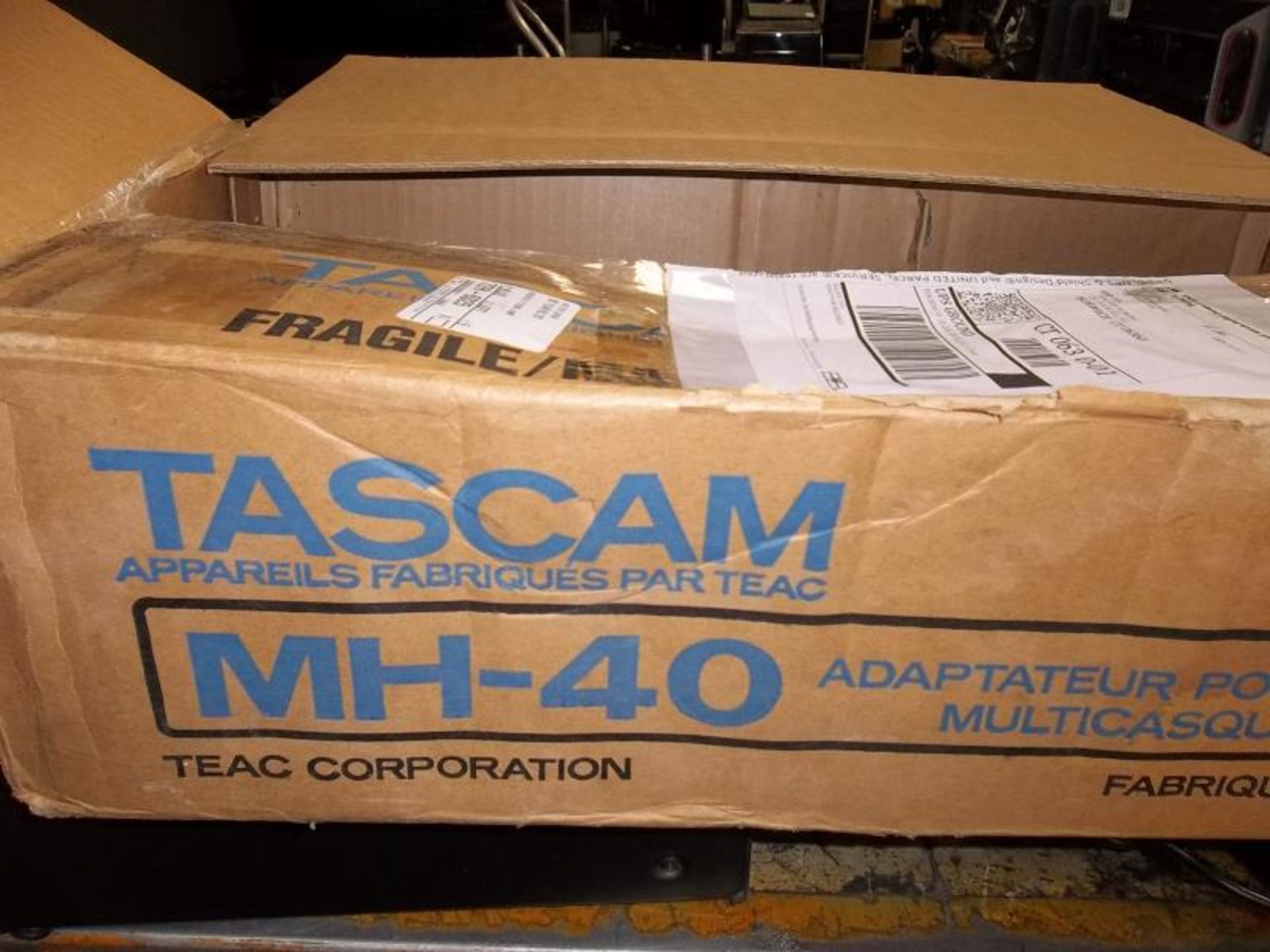 Tascam MH-40 Multi Headphone Amp, s# 70089, rack mountable, in orig box, tested - powers up - Image 6 of 7