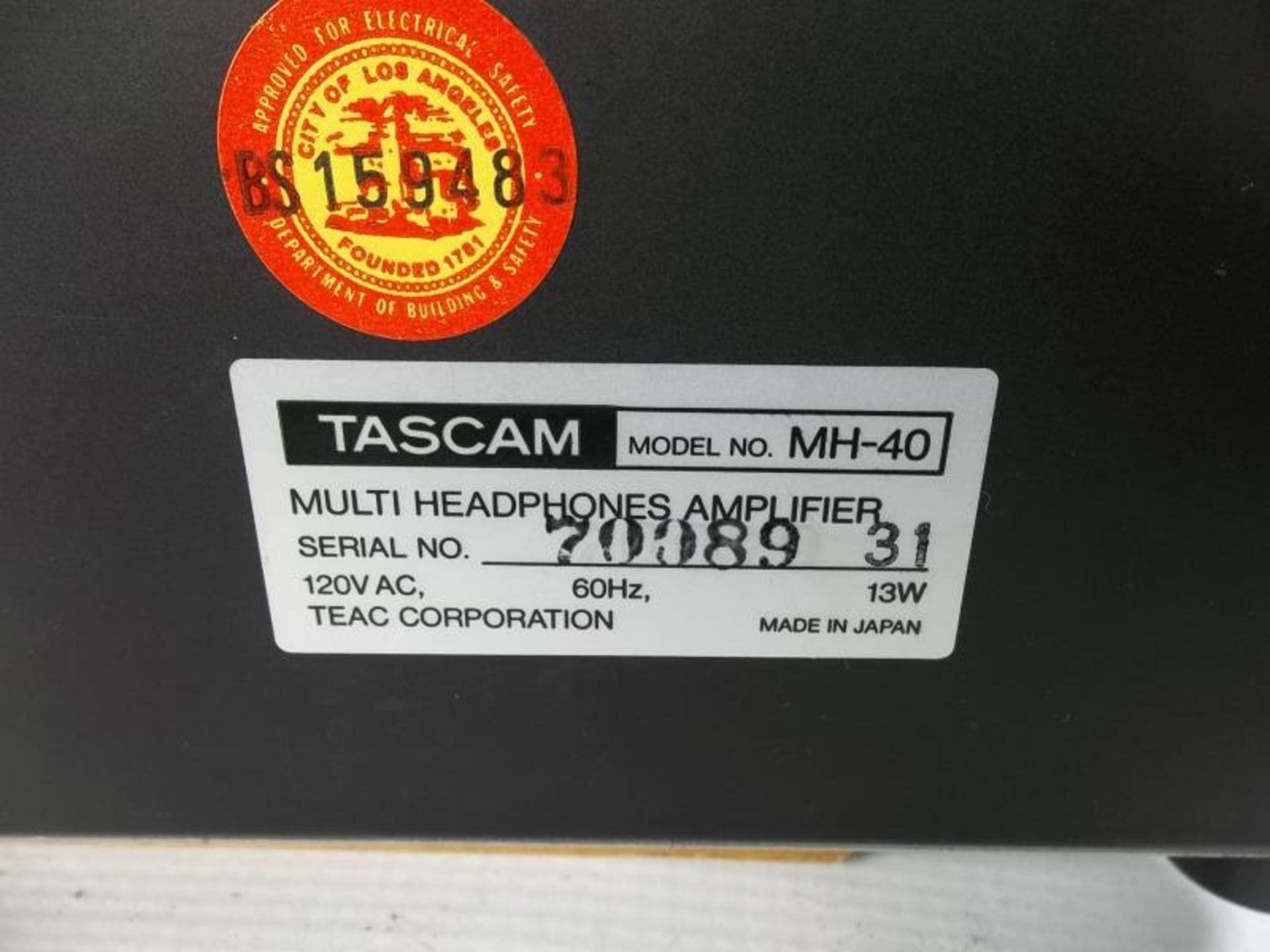 Tascam MH-40 Multi Headphone Amp, s# 70089, rack mountable, in orig box, tested - powers up - Image 5 of 7