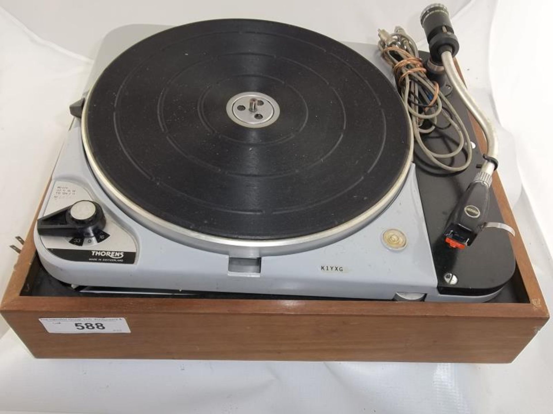 Thorens turntable TD 124/11, #66508, made in Switzerland, 16, 33, 45, 78, wood base damaged