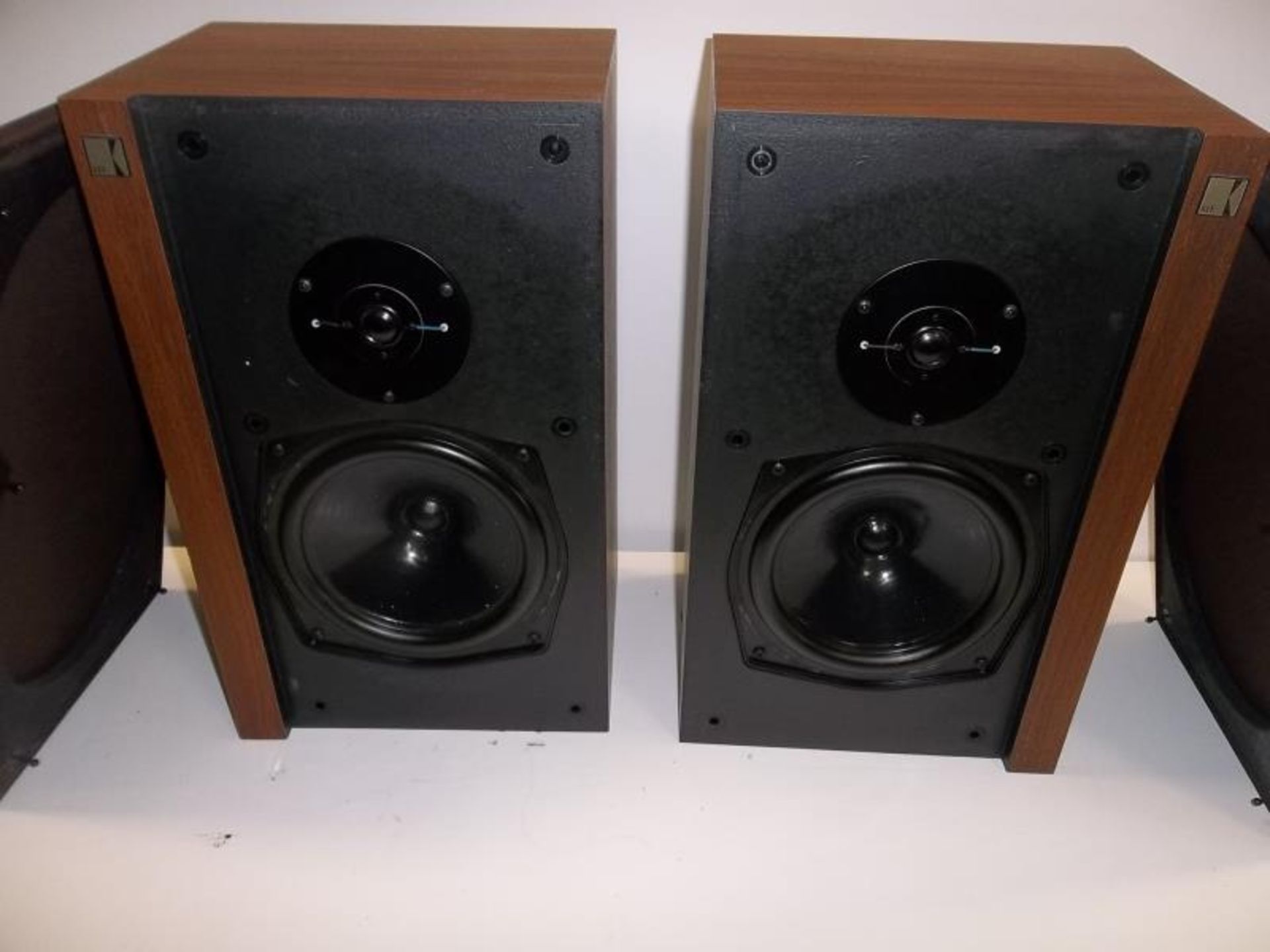 2 KEF Speakers, model 1681, 1682, scatttered scratches - Image 2 of 3