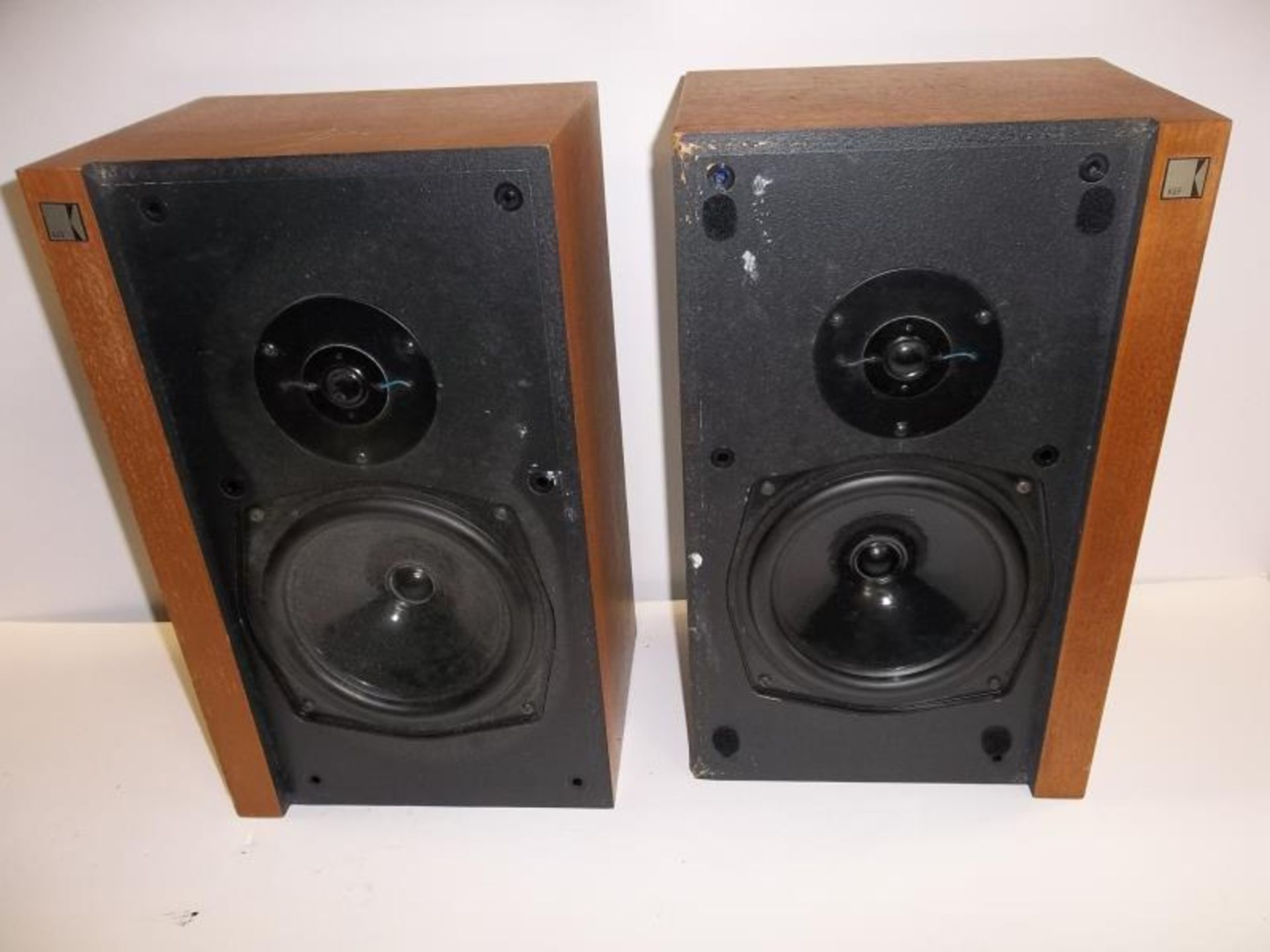 2 KEF Speakers, model 39487, 39488, small tweeter pushed in, fabric covers have hair on them, one - Image 2 of 3