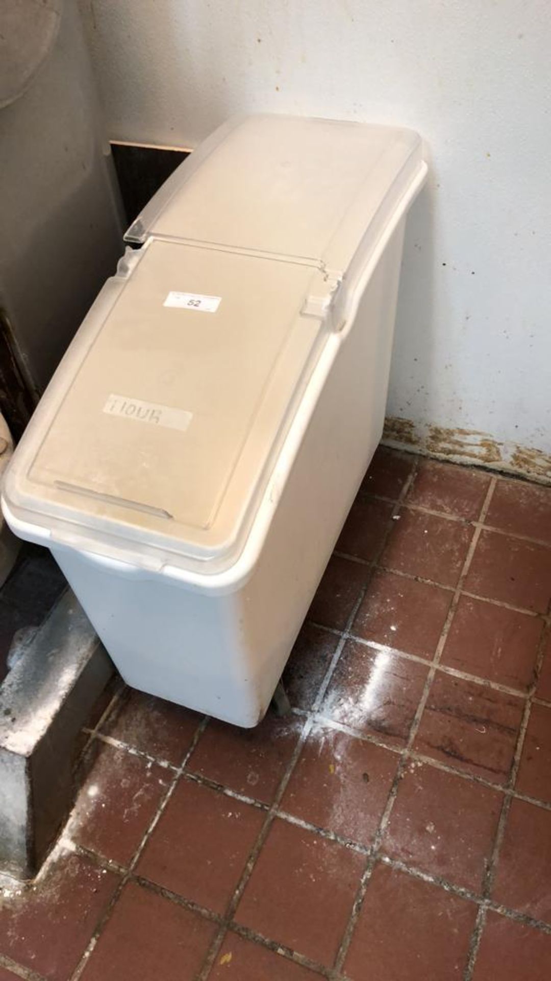 Sysco dry bin container, broken lid