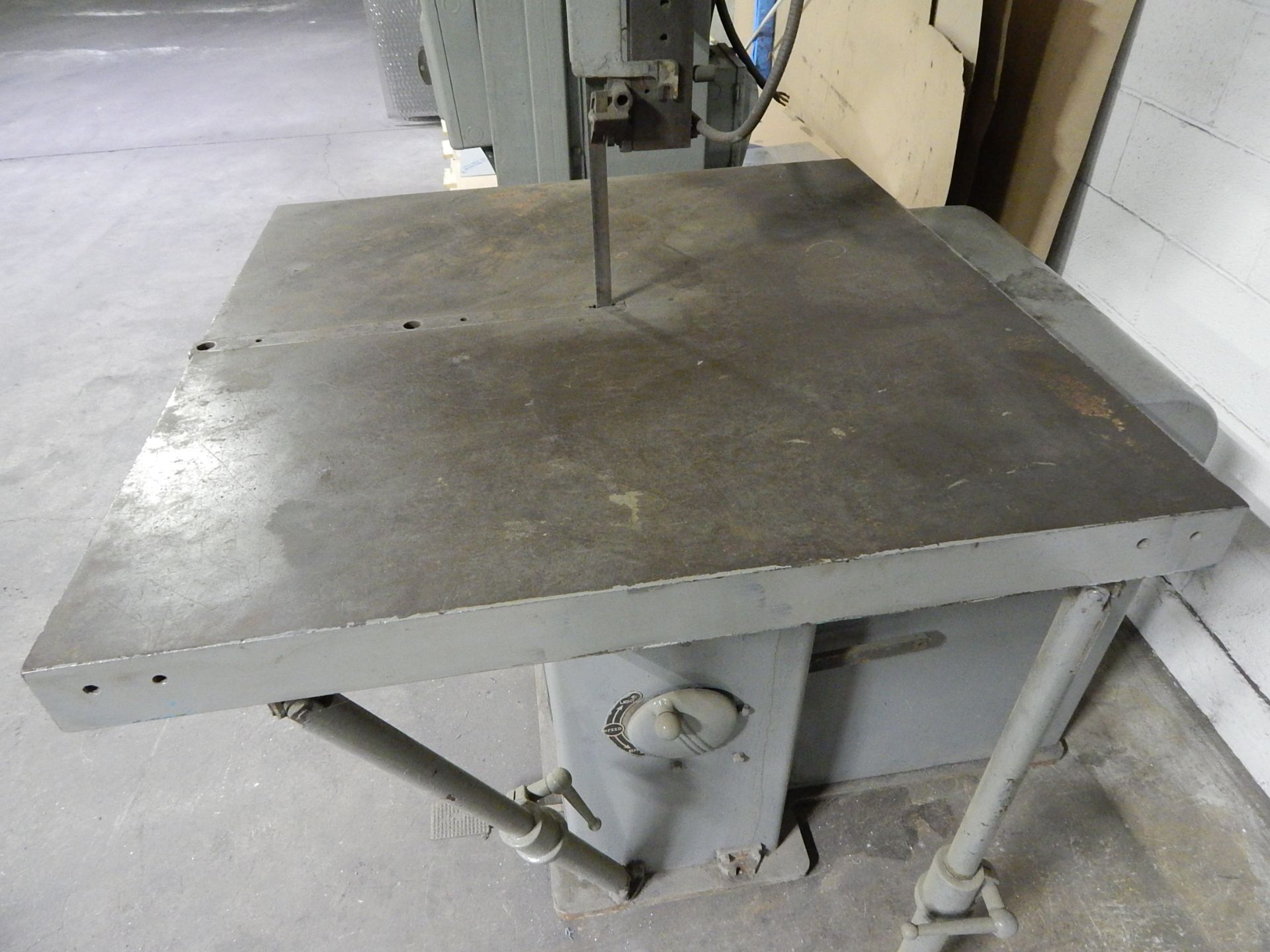 Do-All Model V-26 Vertical Band Saw, s/n 26522770, 26 Inch Capacity - Image 6 of 9