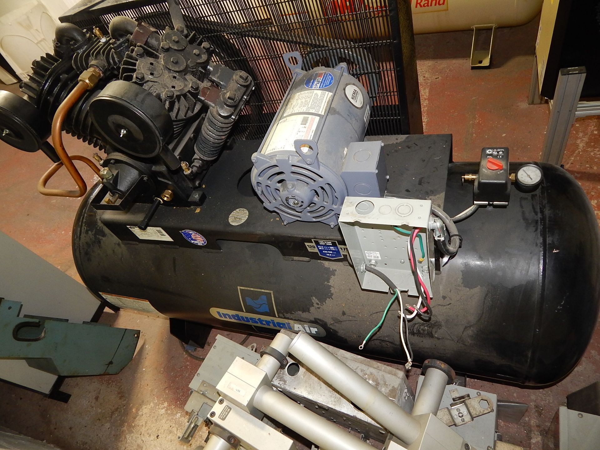 Industrial Air Model IH4919946, 10 HP, 2-Stage, Tank Mounted Air Compressor, s/n K26410085A, 3