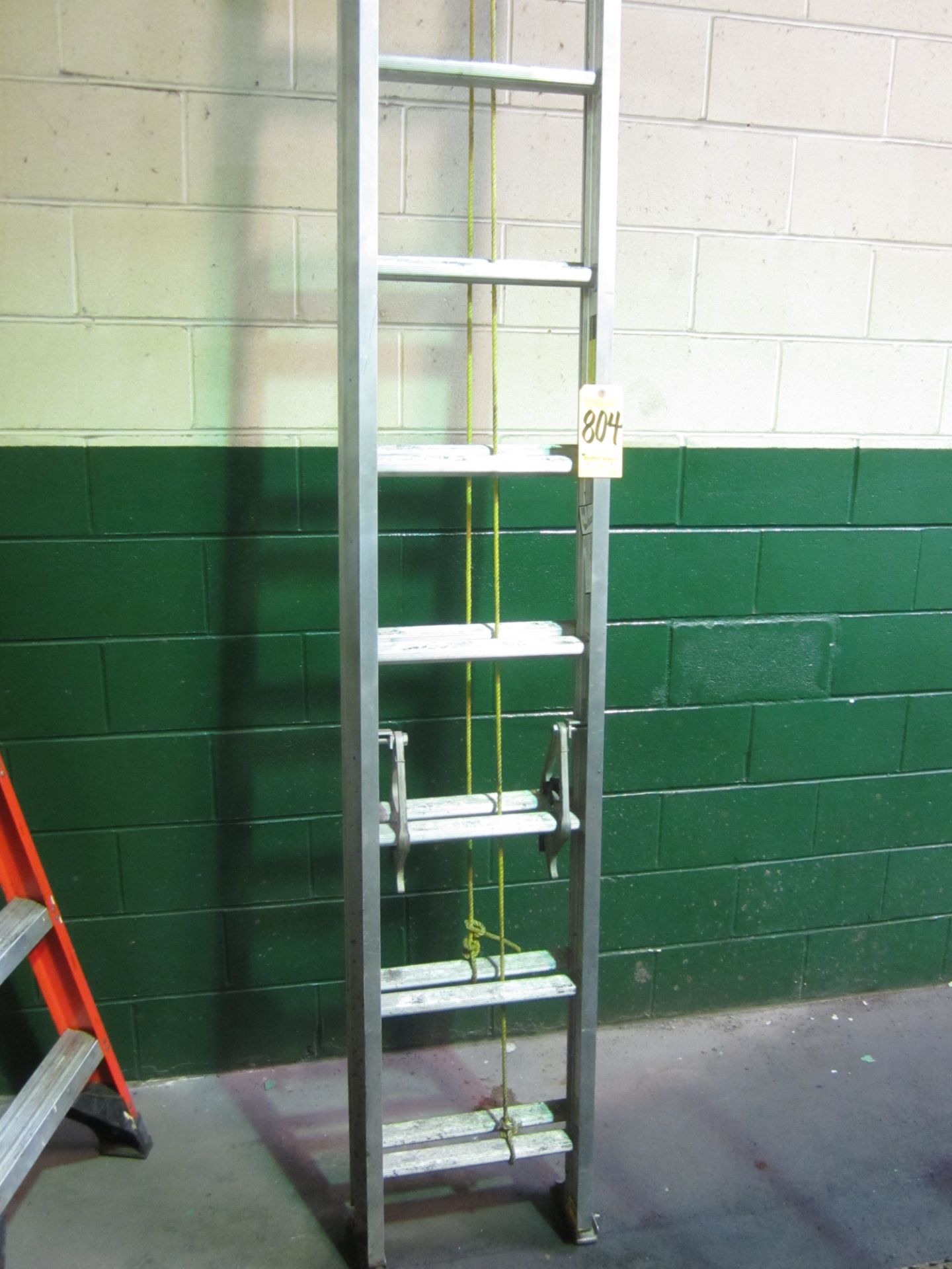Aluminum Extension Ladder, 28 Ft.