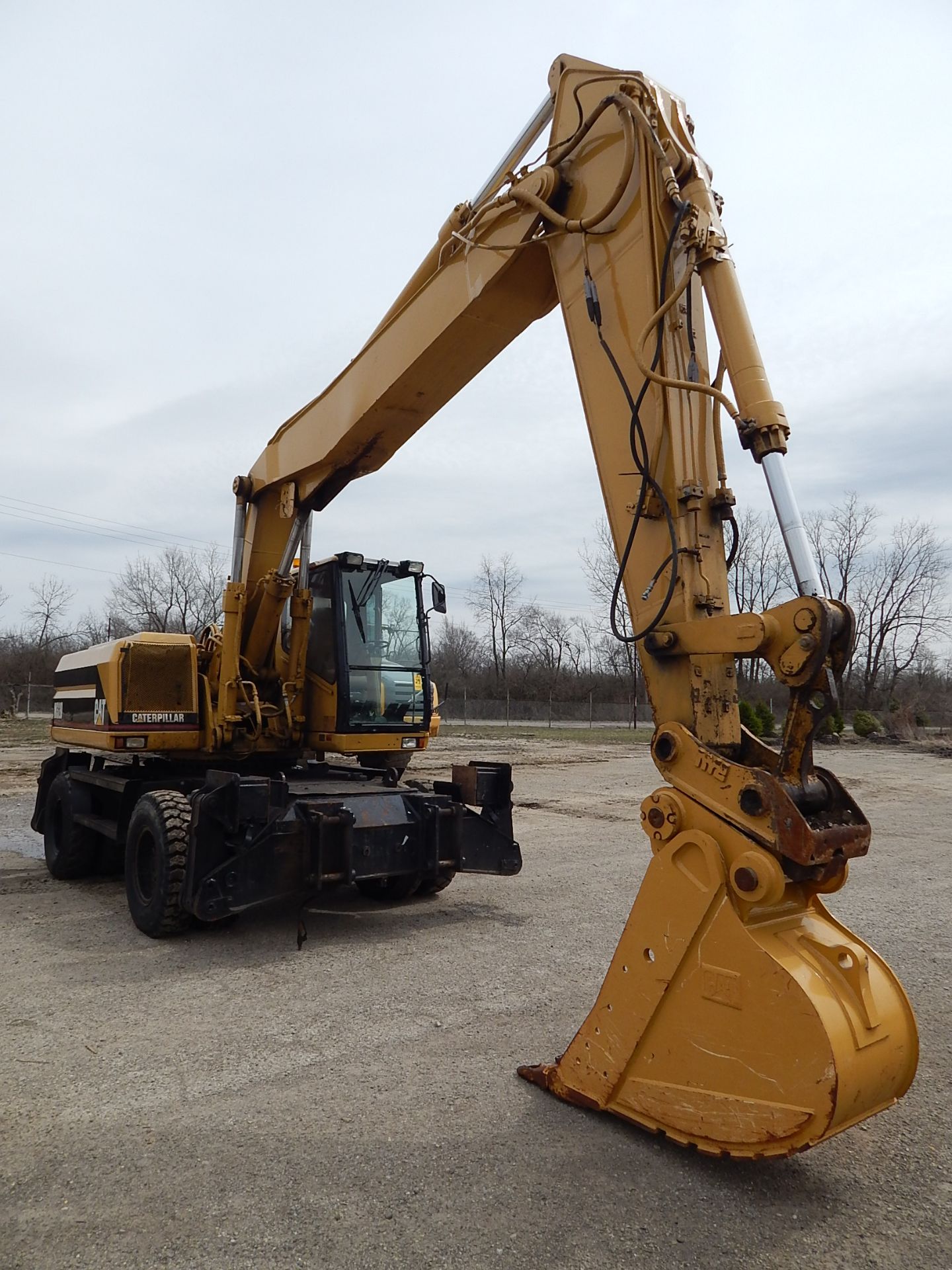 2001 Caterpillar Model M320 Mobile Excavator SN 06WL00647, (4) Outriggers, Dual Tires, Enclosed Cab, - Image 2 of 26