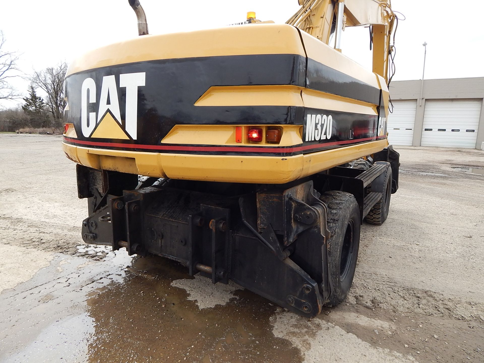 2001 Caterpillar Model M320 Mobile Excavator SN 06WL00647, (4) Outriggers, Dual Tires, Enclosed Cab, - Image 5 of 26