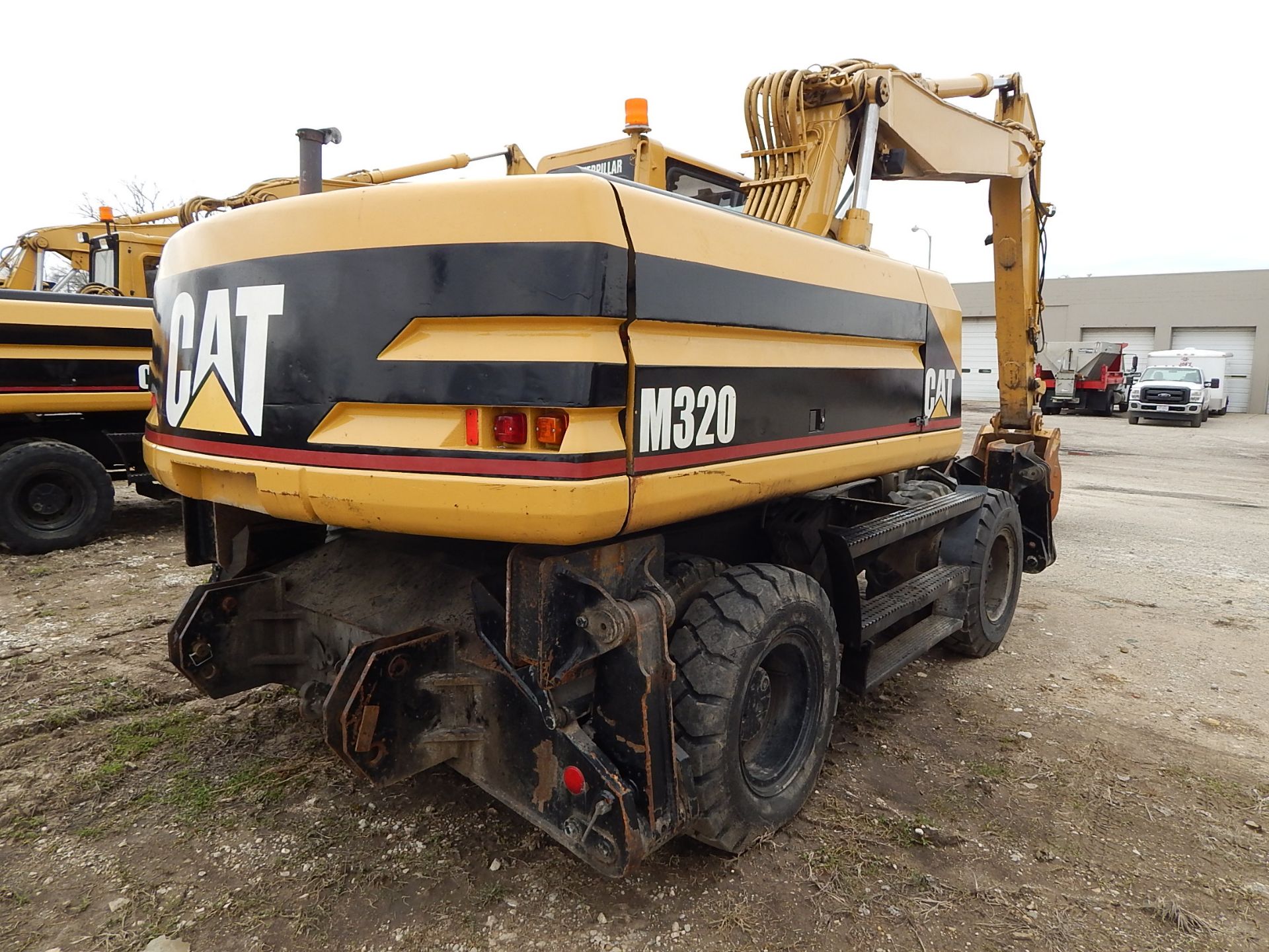 2000 Caterpillar Model M320 Mobile Excavator SN 06WL00522, (4) Outriggers, Dual Tires, Enclosed Cab, - Image 4 of 25