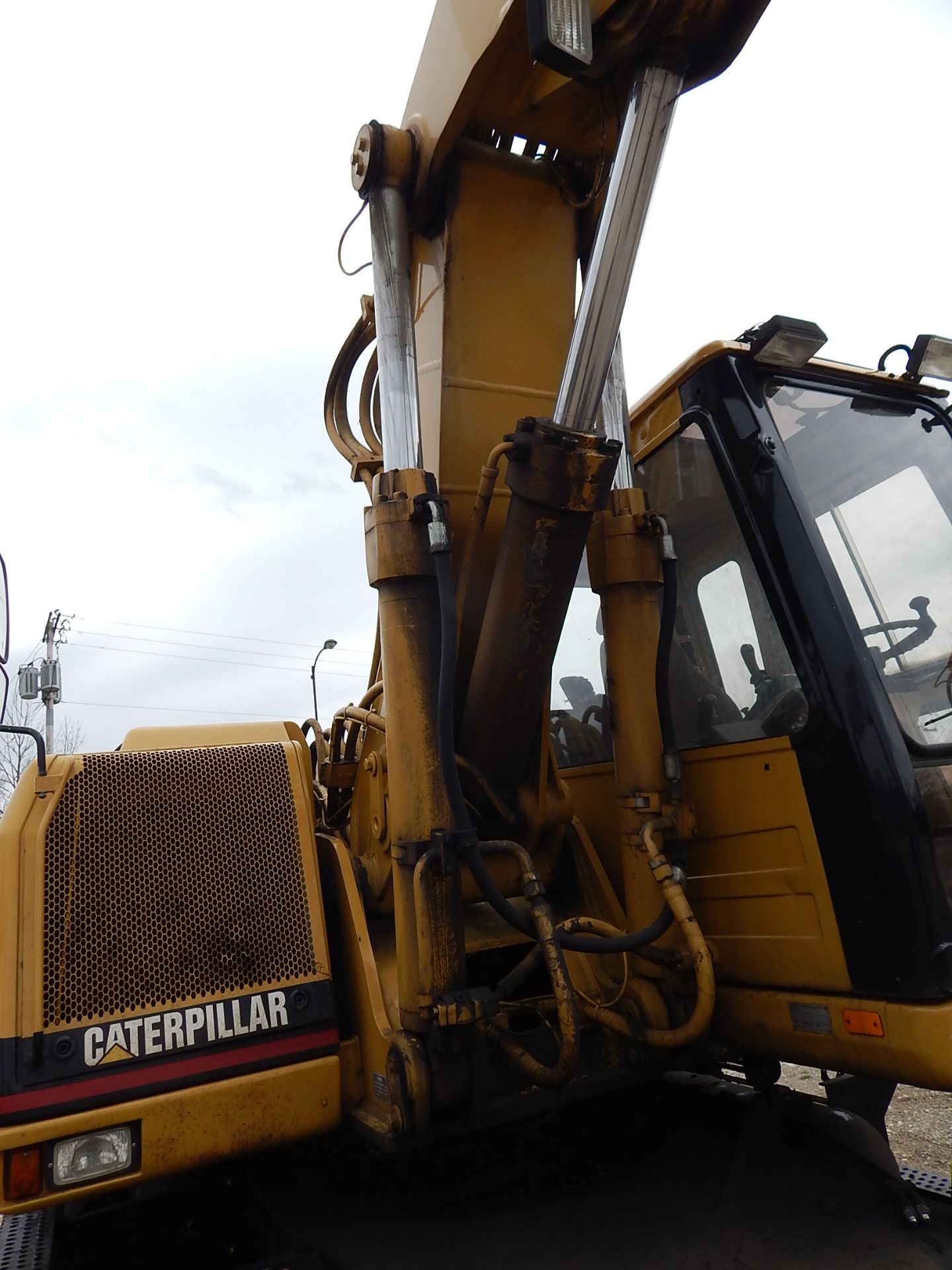 2000 Caterpillar Model M320 Mobile Excavator SN 06WL00508, (4) Outriggers, Dual Tires, Enclosed Cab, - Image 15 of 27