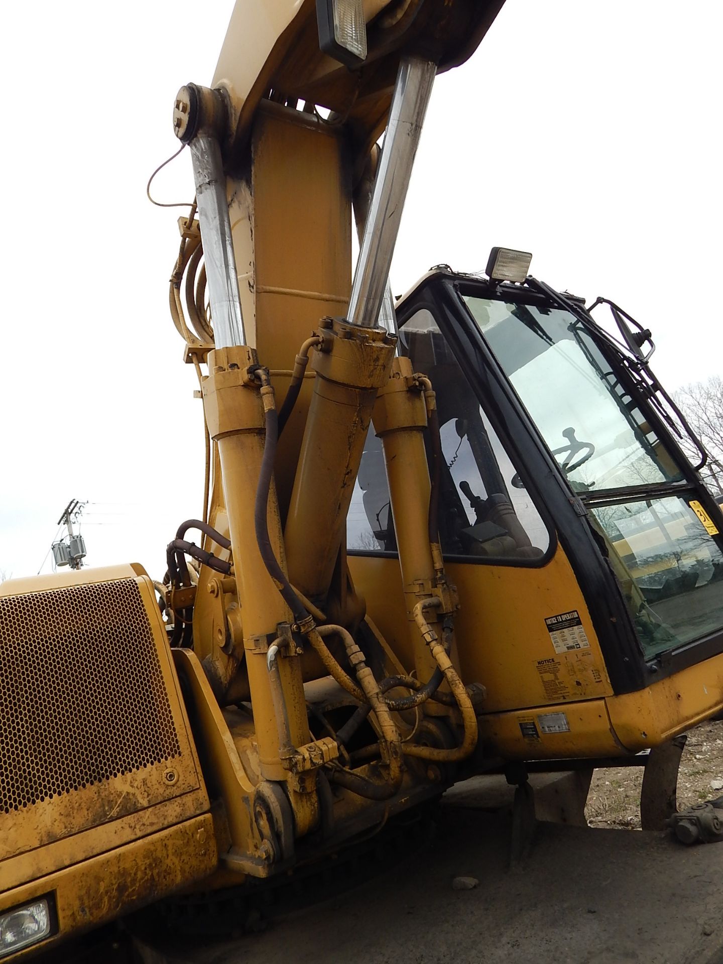 2000 Caterpillar Model M320 Mobile Excavator SN 06WL00522, (4) Outriggers, Dual Tires, Enclosed Cab, - Image 15 of 25