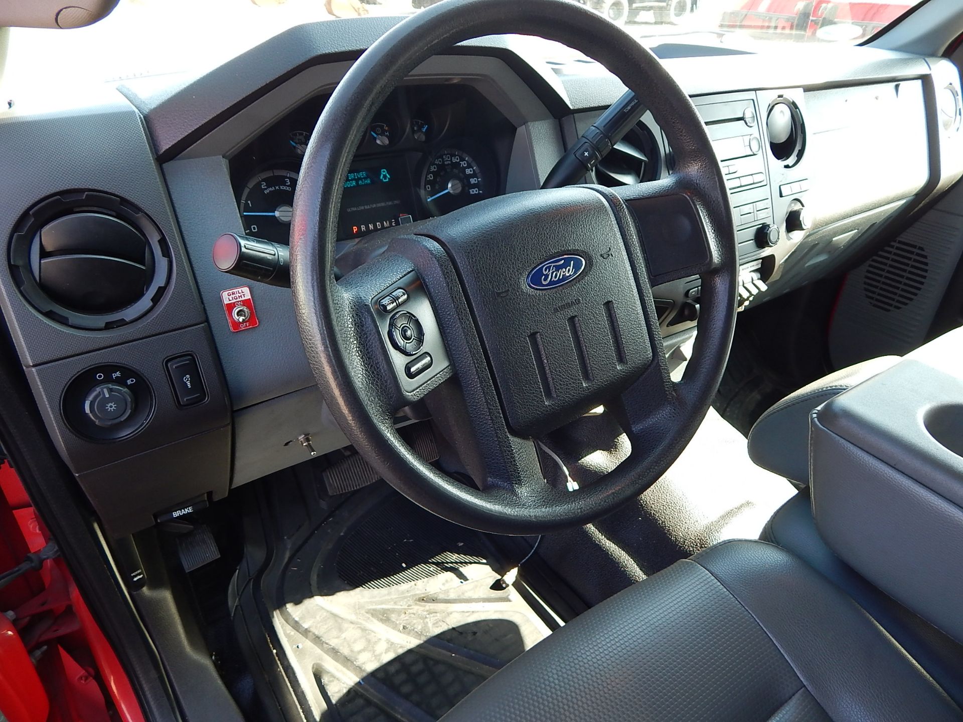 2012 Ford F550 XL Super Duty Dually Service Truck, VIN: 1FD0W5GT0CEA33207, Crew Cab, Automatic, - Image 32 of 45