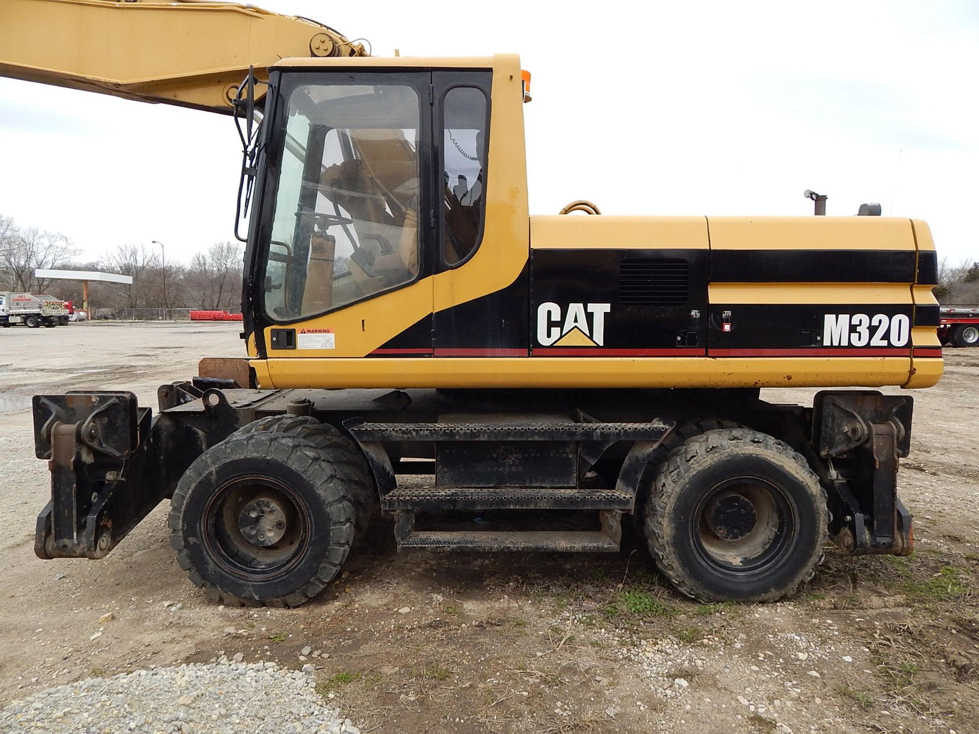 2000 Caterpillar Model M320 Mobile Excavator SN 06WL00522, (4) Outriggers, Dual Tires, Enclosed Cab, - Image 6 of 25