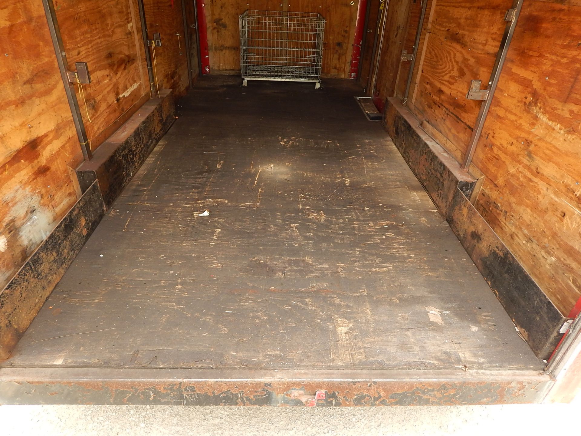 2001 Continental Tandem Axle Enclosed Cargo Trailer, VIN 4X4TSEV28IN018419, Double Doors in the - Image 16 of 21