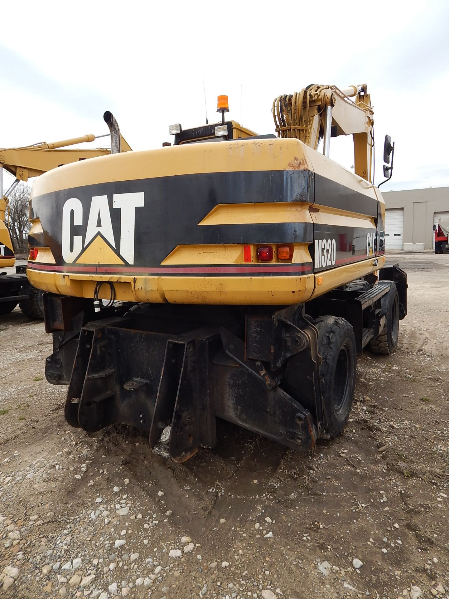 2000 Caterpillar Model M320 Mobile Excavator SN 06WL00508, (4) Outriggers, Dual Tires, Enclosed Cab, - Image 4 of 27