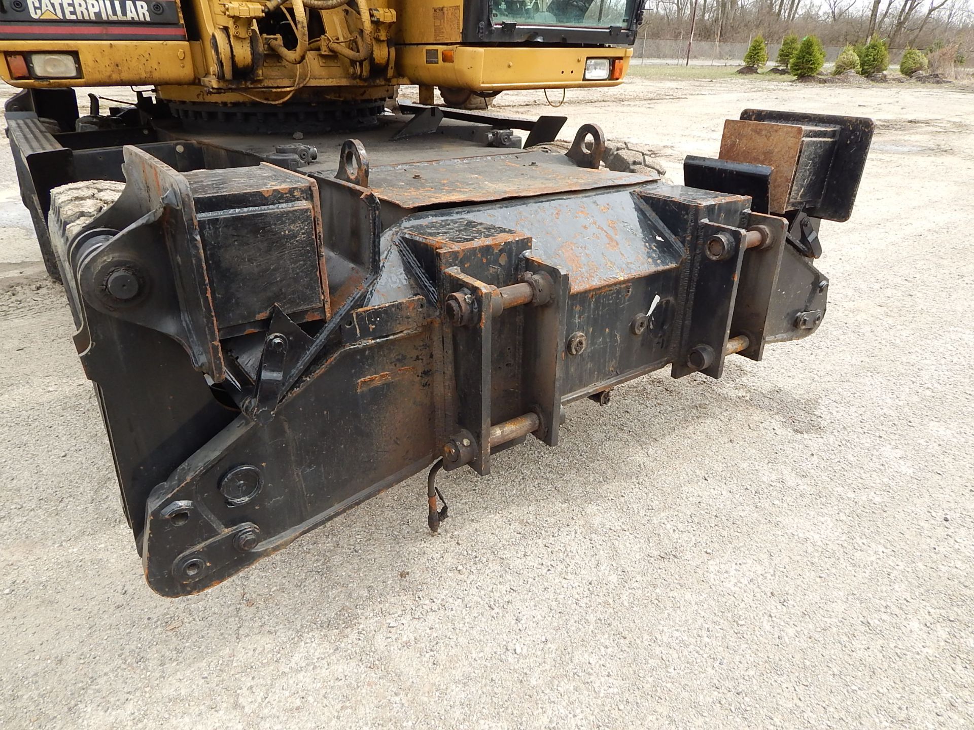 2001 Caterpillar Model M320 Mobile Excavator SN 06WL00647, (4) Outriggers, Dual Tires, Enclosed Cab, - Image 13 of 26